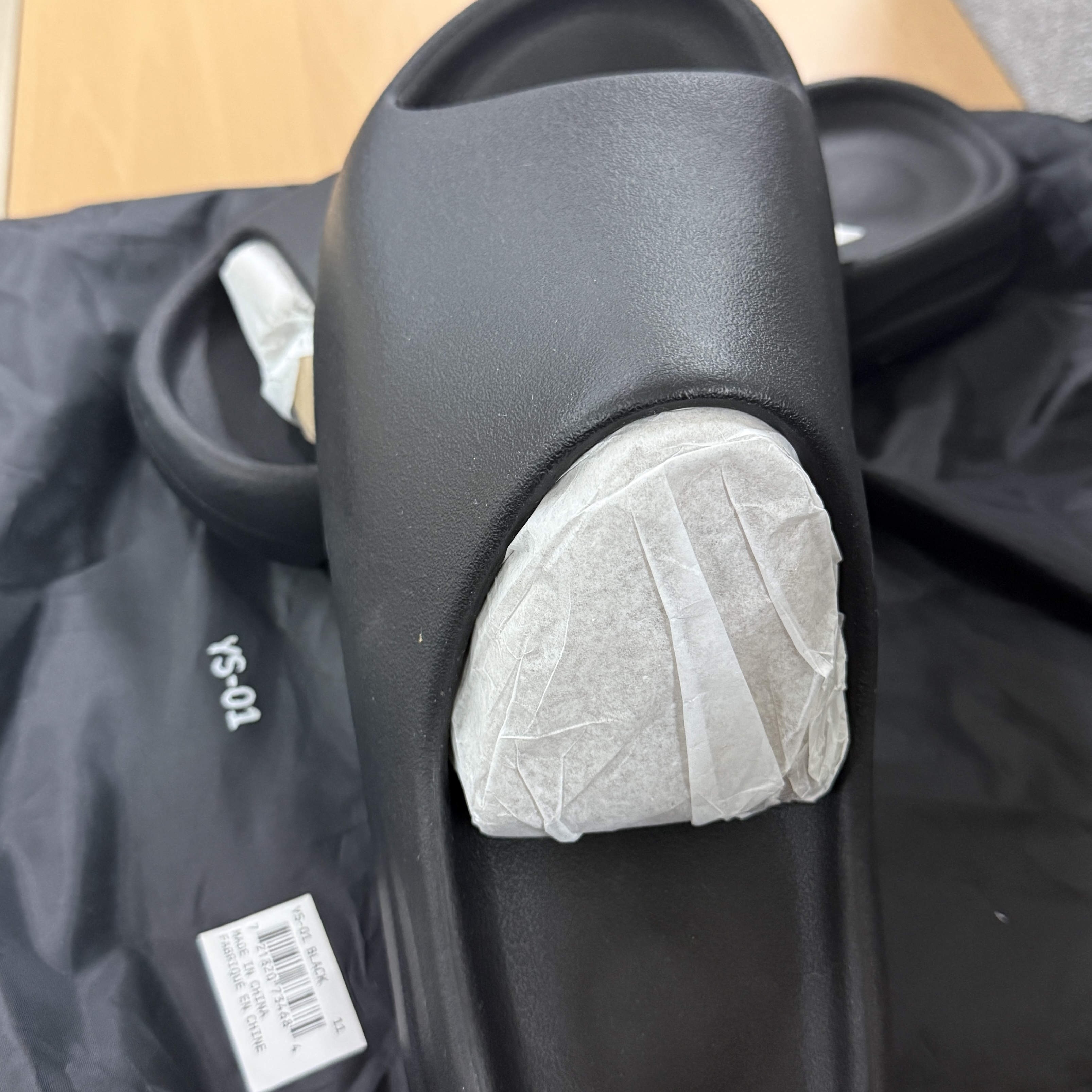 Yeezy YS-01 Black 착용 스타일 - 2