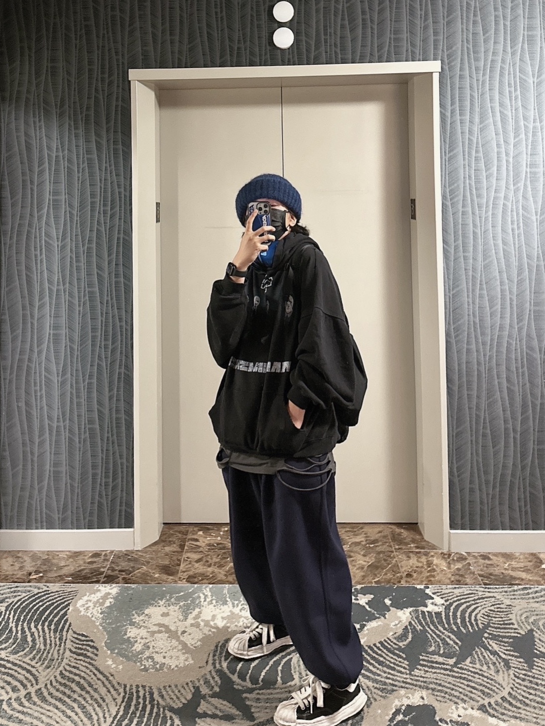 Project G/R Oversized Convertible Cargo Pants Blue, Saint Mxxxxxx Tharmal L/S T-Shirt Black - 25AW 착용 스타일 - 2