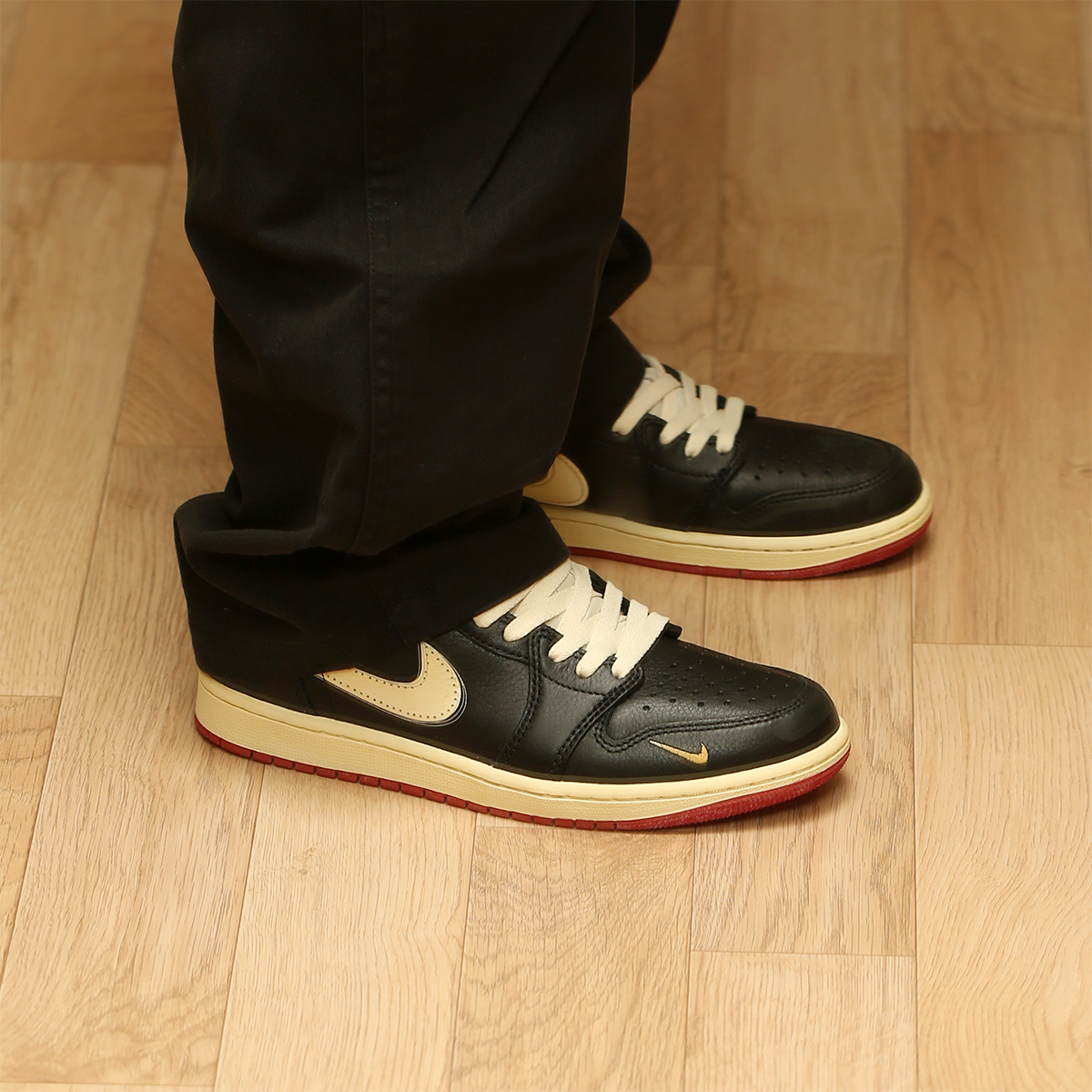 Jordan 1 x Nigel Sylvester Retro Low OG Better With Time 착용 스타일 - 8
