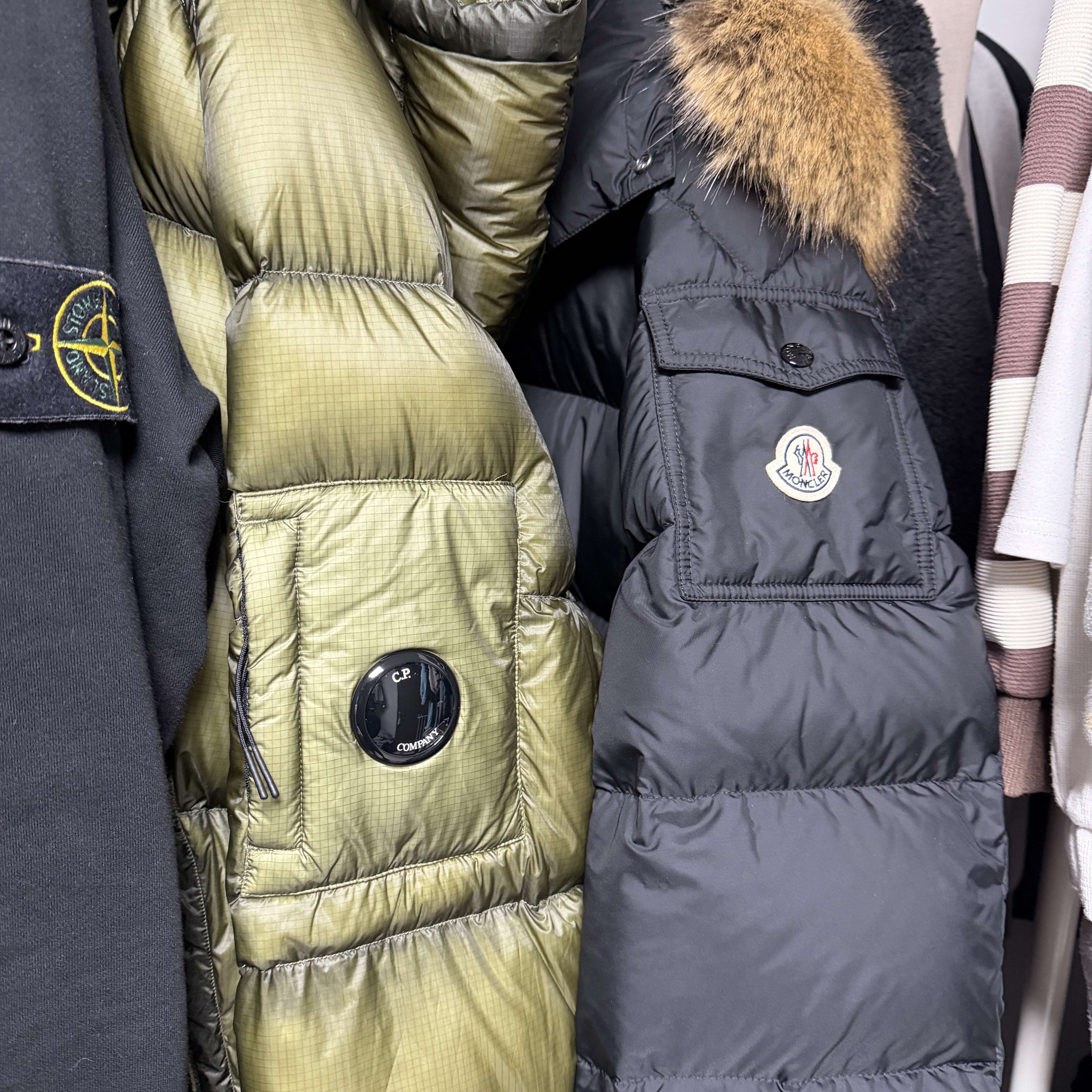 C.P. Company D.D. Shell Hooded Down Puffer Jacket Capers Green - 25FW 착용 스타일