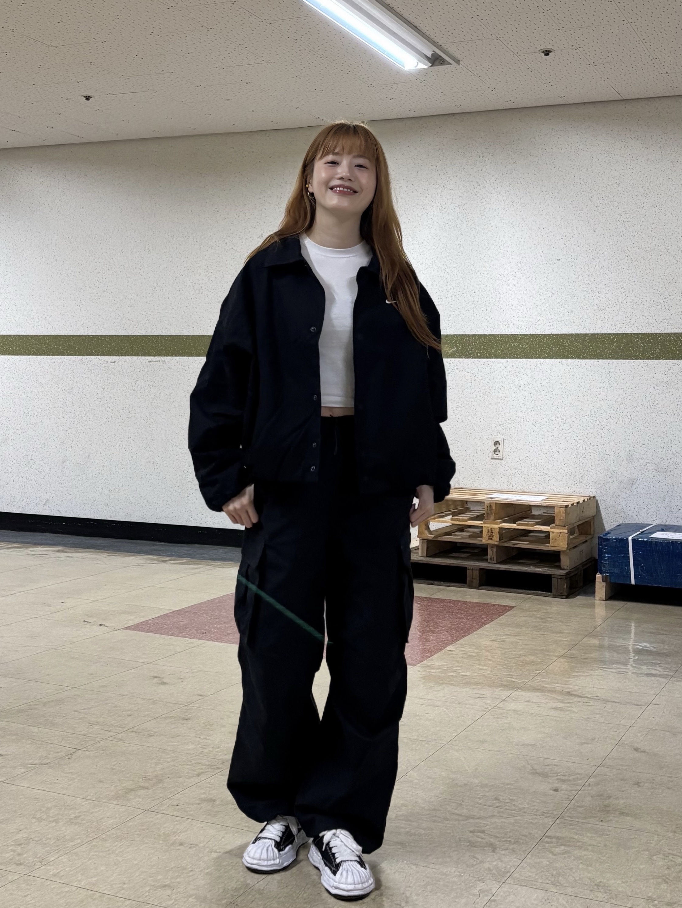 Maison Mihara Yasuhiro Blakey OG Sole Canvas Low-top Sneakers Black White, (W) Nike NSW Everything Woven Mid-Rise Cargo Pants Black White - US/EU 착용 스타일 - 3