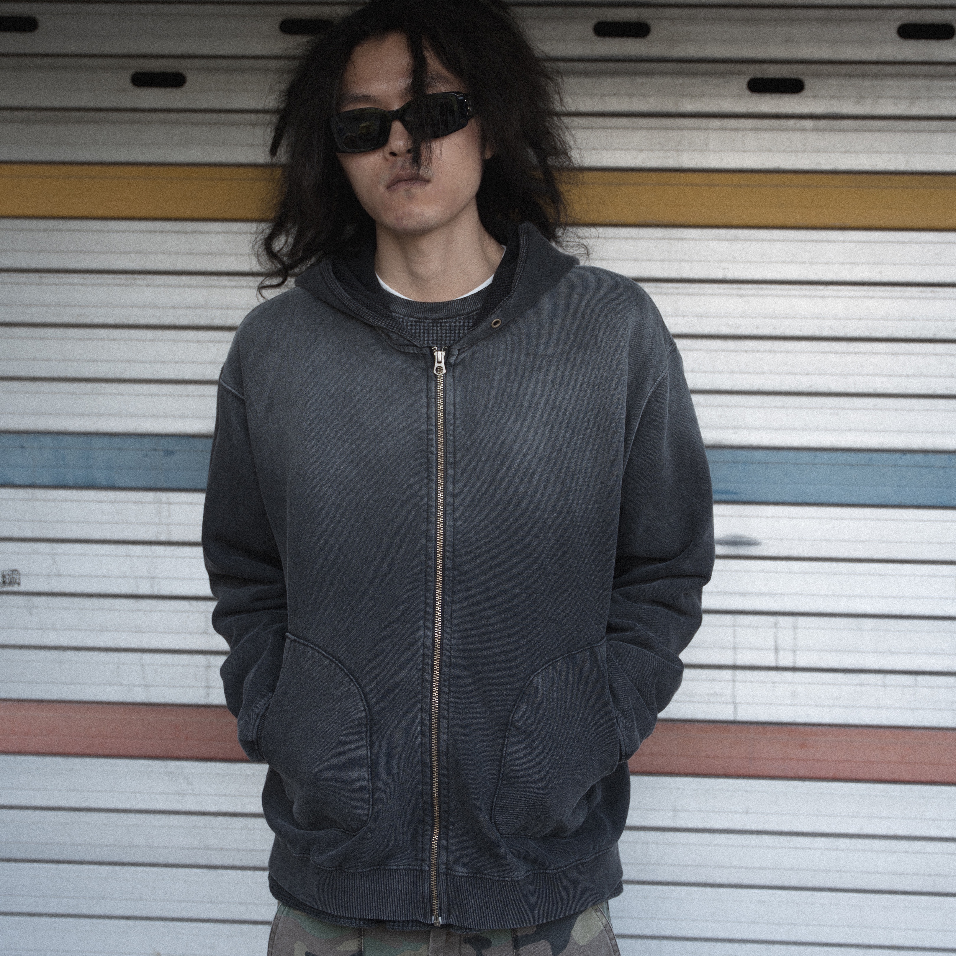 POSR Overdyed Thermal Zip Hoodie Faded Black, POSR Overdyed Predator Waffle Tee Faded Black 착용 스타일
