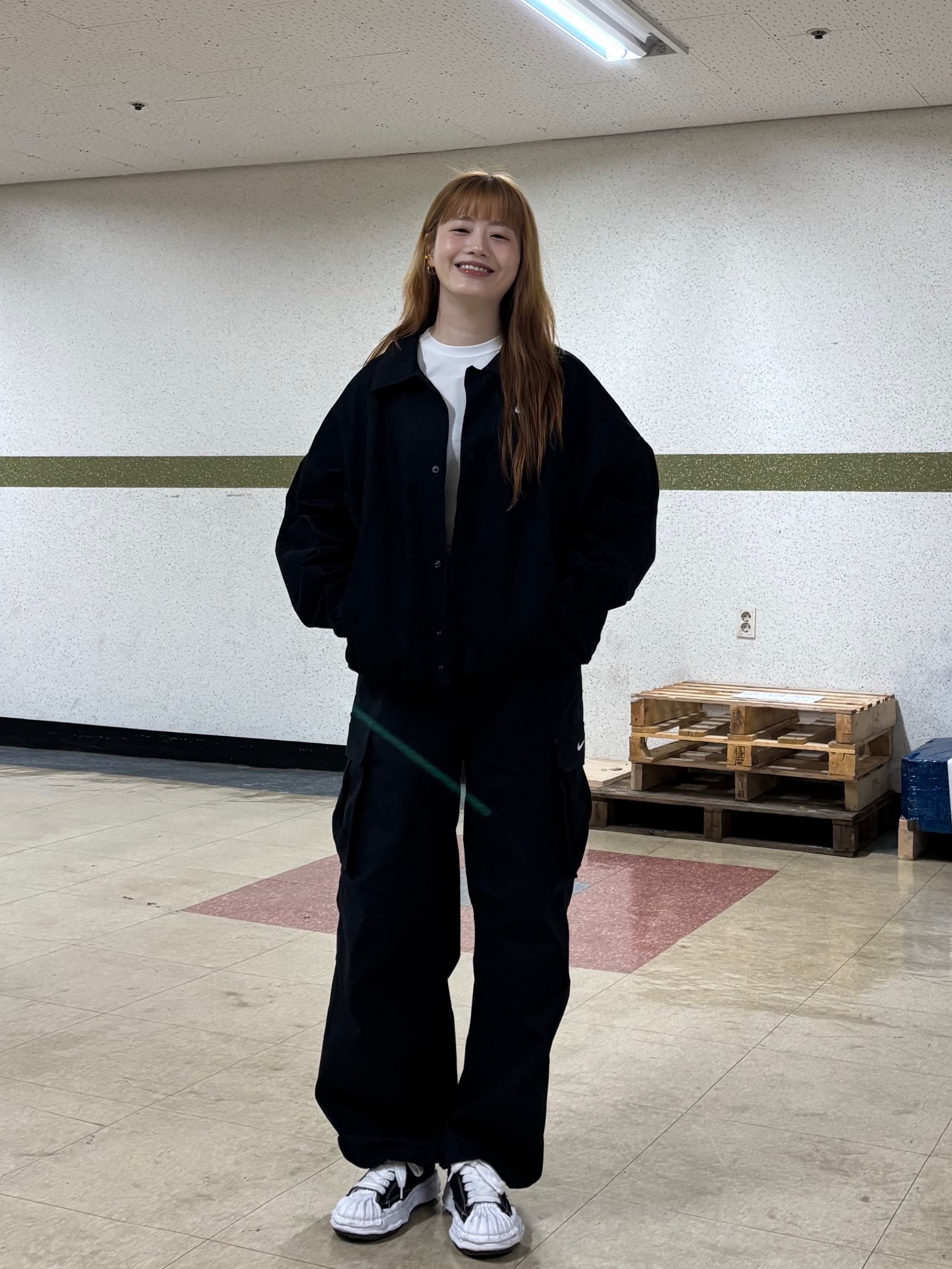 Maison Mihara Yasuhiro Blakey OG Sole Canvas Low-top Sneakers Black White, (W) Nike NSW Everything Woven Mid-Rise Cargo Pants Black White - US/EU 착용 스타일 - 2