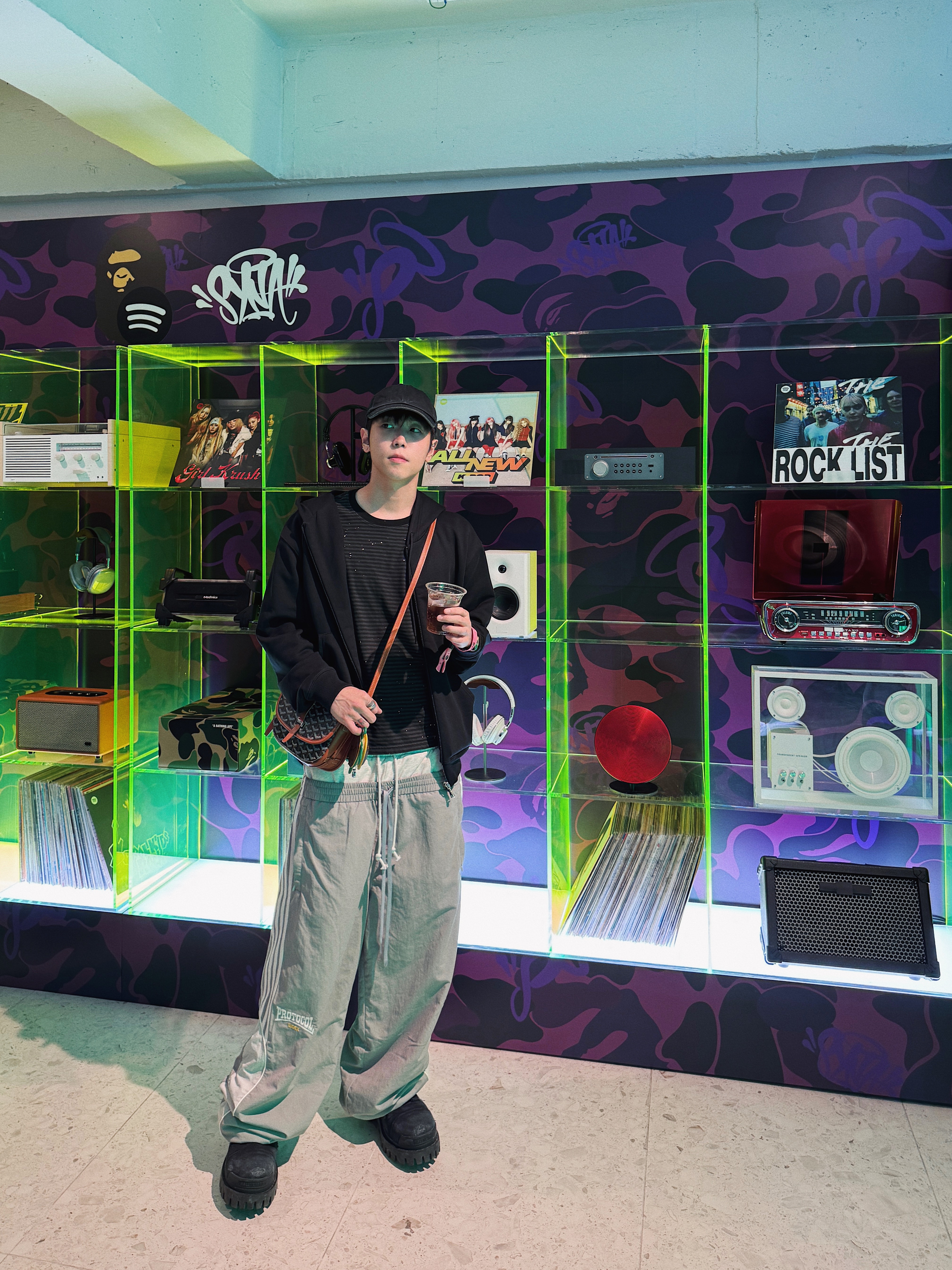 Protocol Index 3 Layered Track Pants Grey, Balenciaga Combat Strike 20mm Boots Black 착용 스타일 - 1