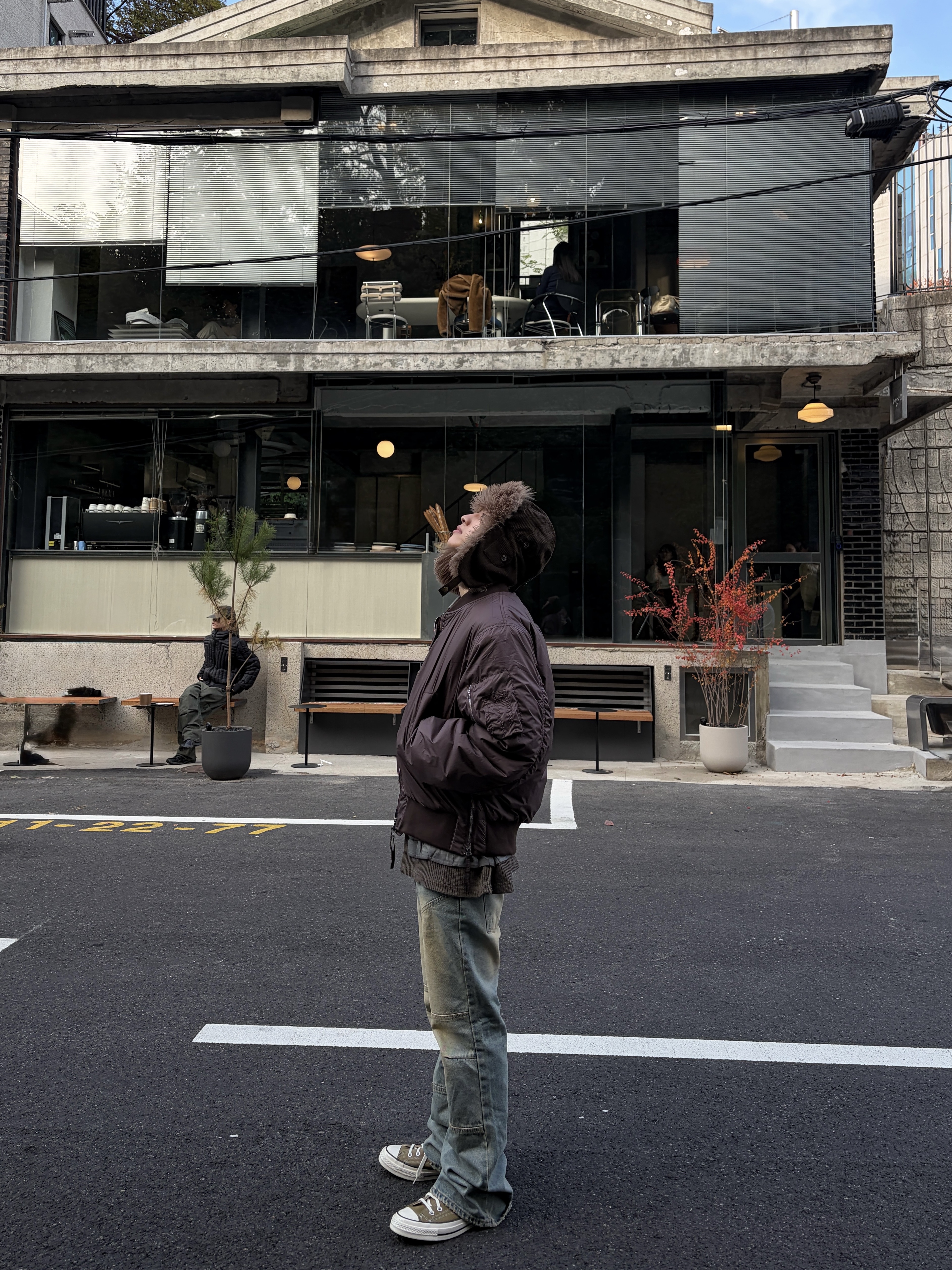 AEAE Fur Trooper Hat Brown, Converse Chuck 70 High Vintage Canvas Utility Khaki 착용 스타일