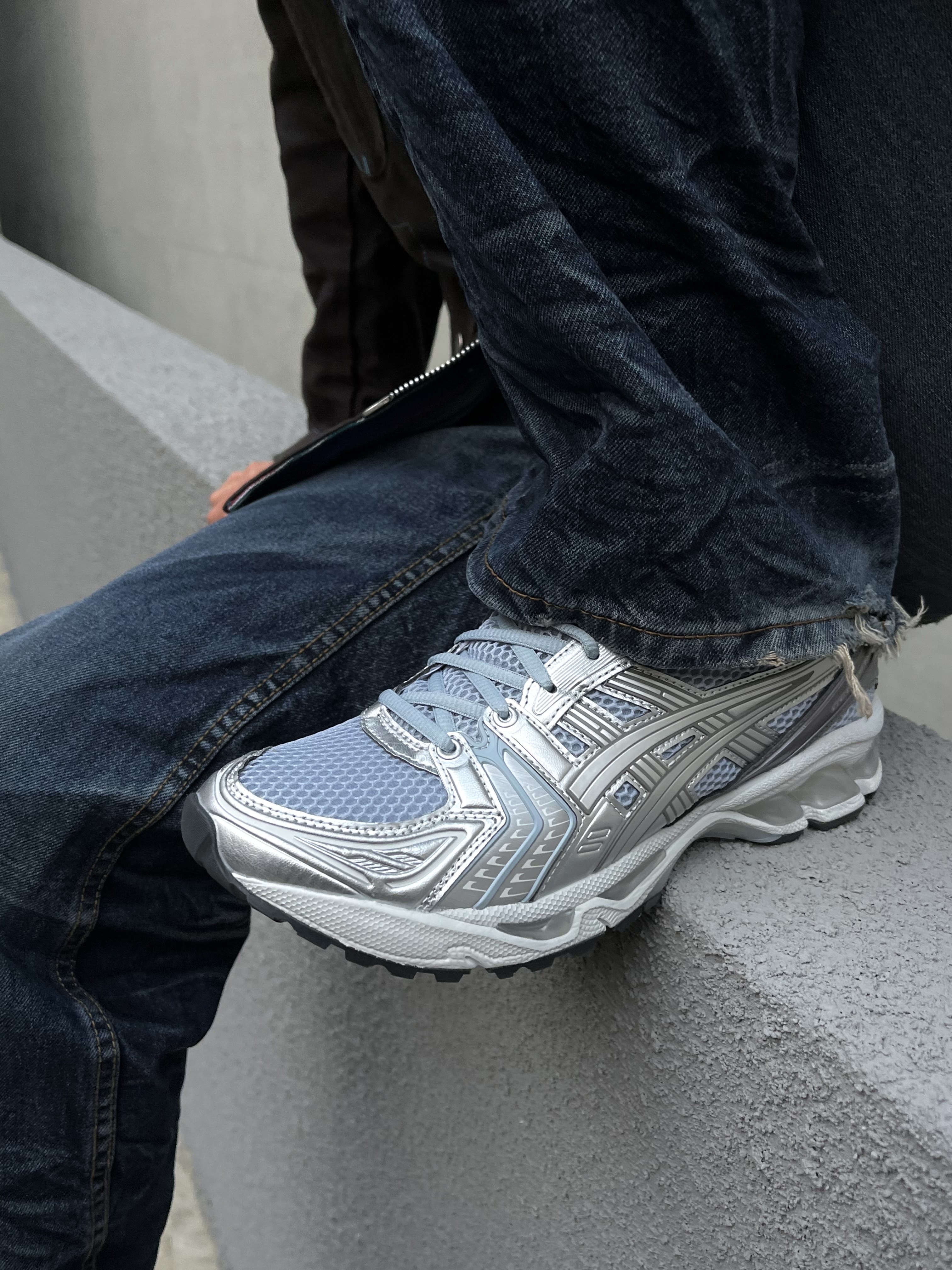Asics Gel-Kayano 14 Dolphin Grey Pure Silver 착용 스타일 - 2