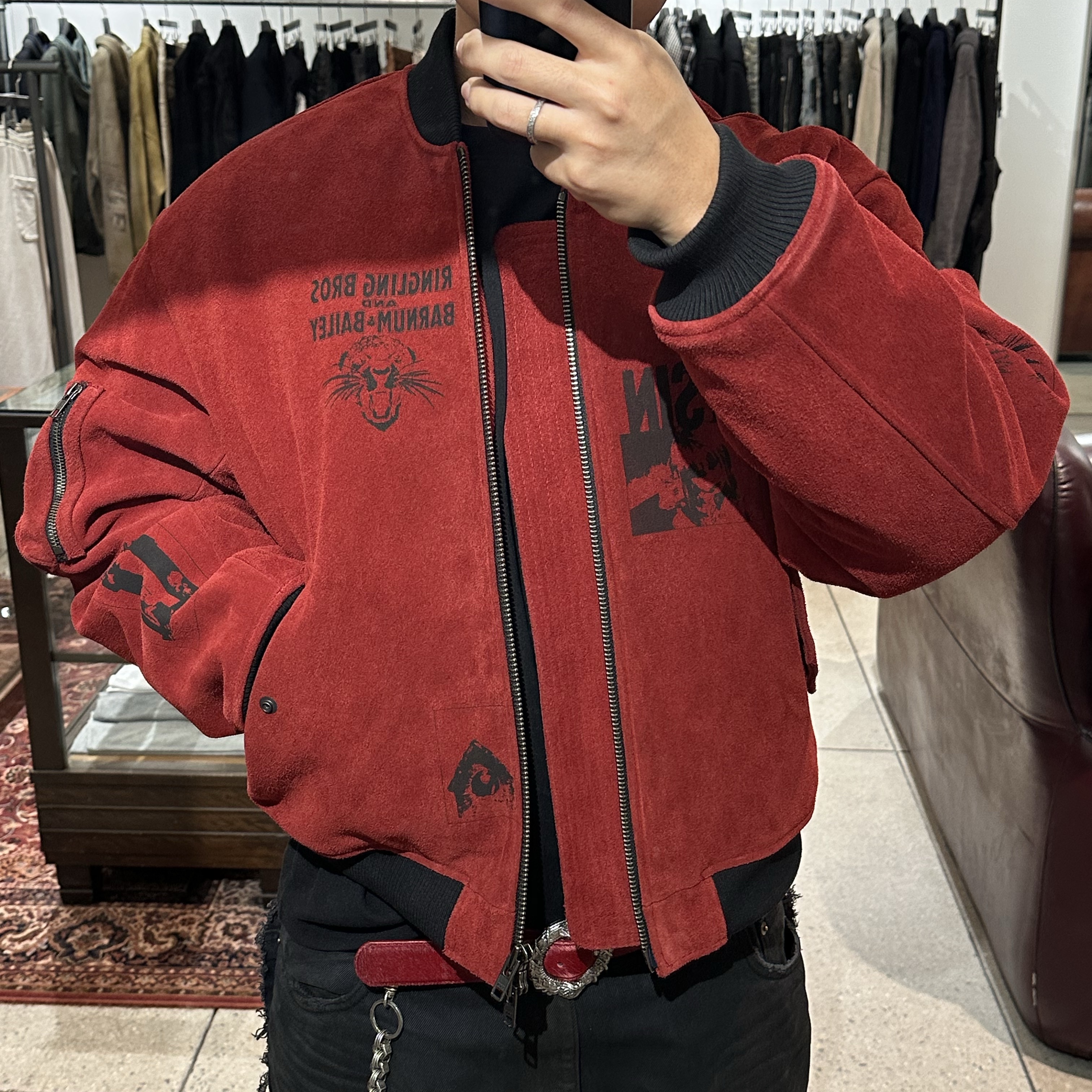 Undermycar 25FW Newspaper Suede MA-1 Red 착용 스타일 - 1