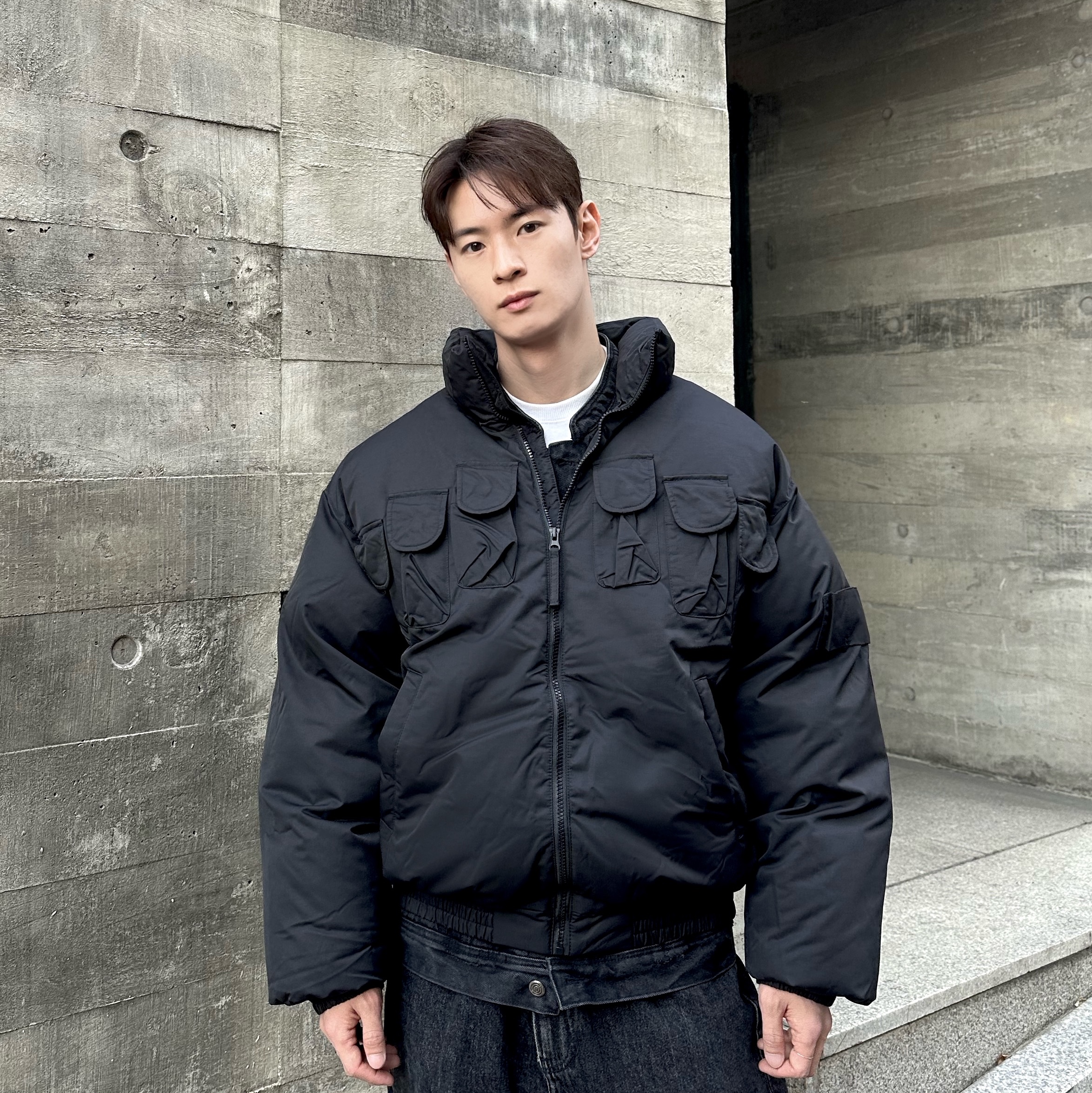 True Religion Bullet Pocket Jumper Black 착용 스타일 - 4