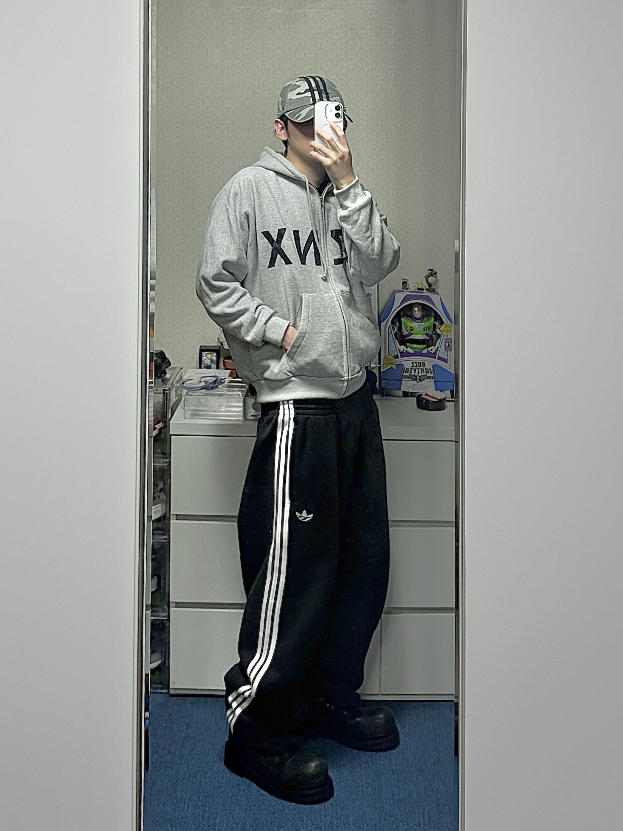 Yeezy HD-10 Grey - Korea Limited, Adidas x Thug Club Cap Black 착용 스타일 - 1