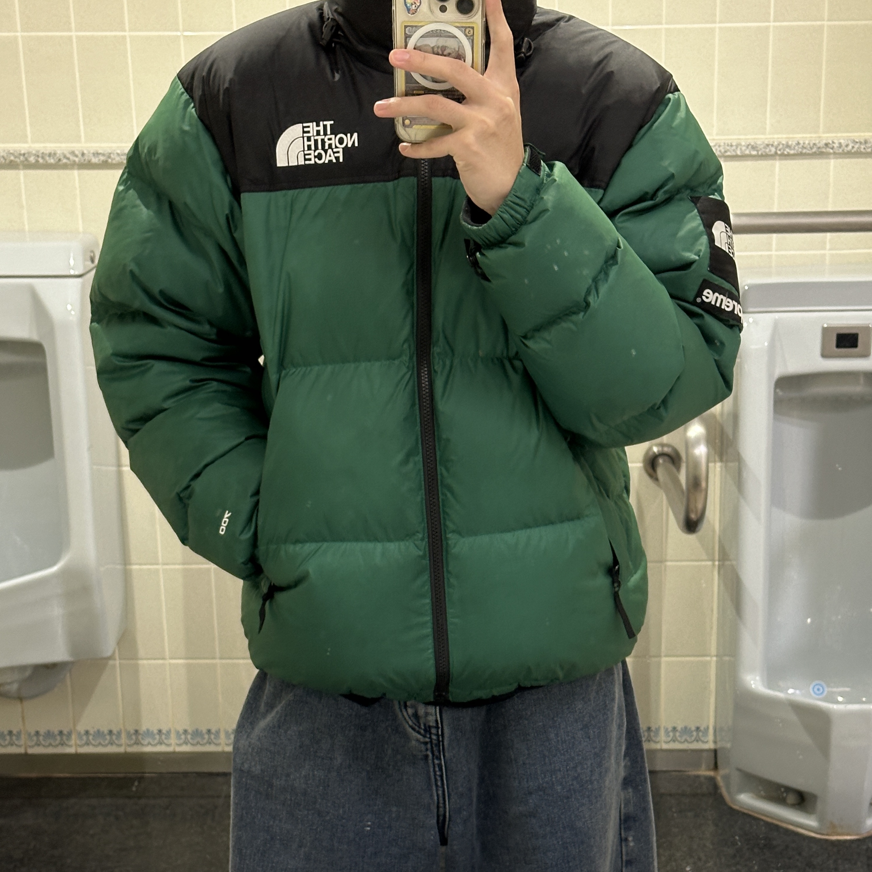 Supreme x The North Face Nuptse Jacket Black - 24FW, Supreme x The North Face Nuptse Jacket Green - 24FW 착용 스타일 - 2