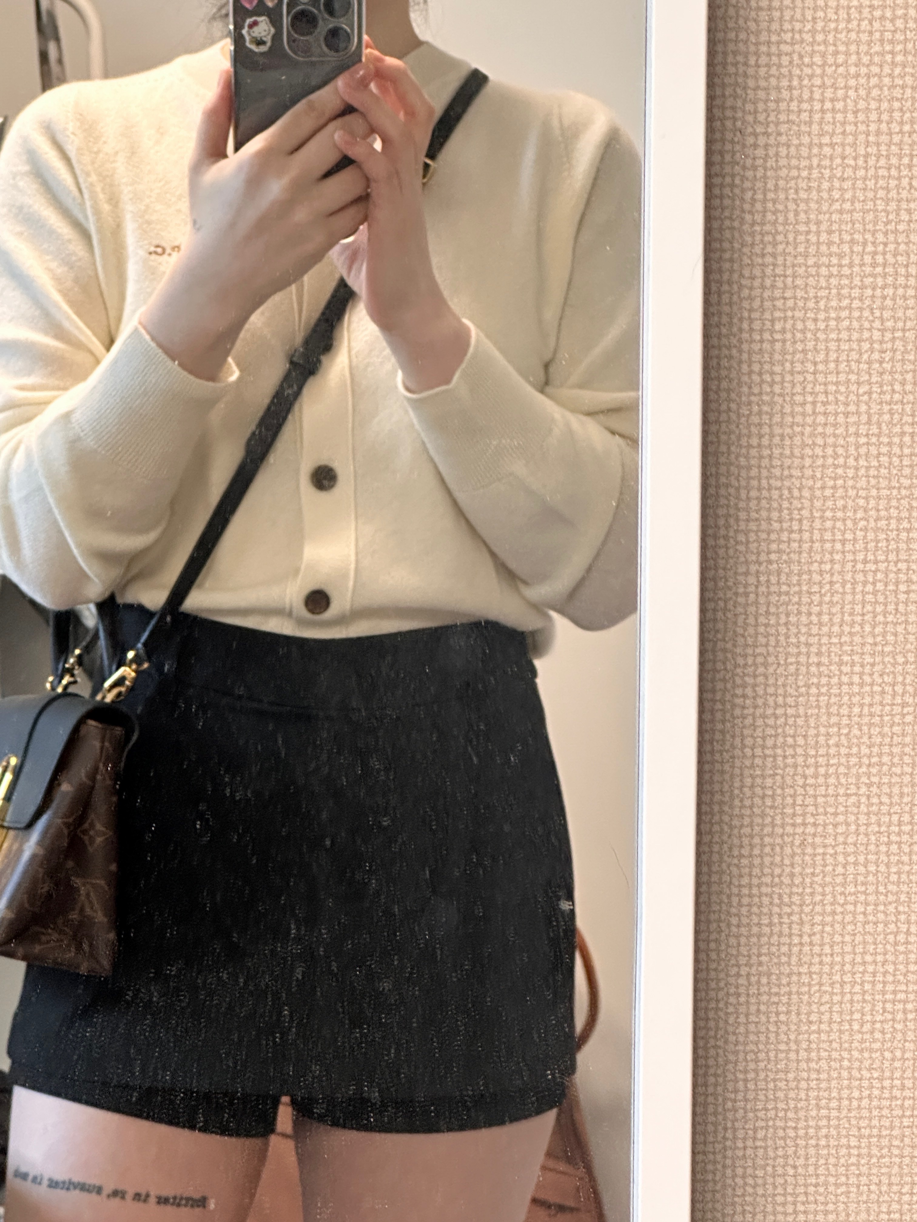 Louis Vuitton Monogram Rocky BB Tote Bag M44141 착용 스타일
