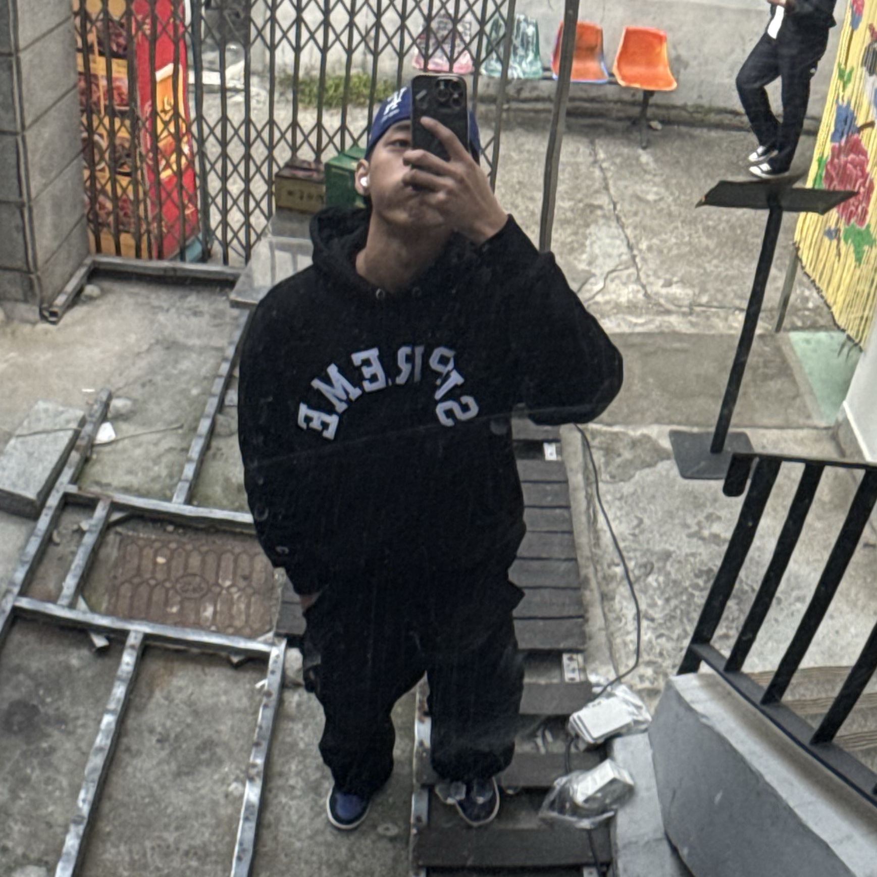 Supreme x Champion Hooded Sweatshirt Black - 25SS, Jordan 1 Low Golf Sport Royal 착용 스타일