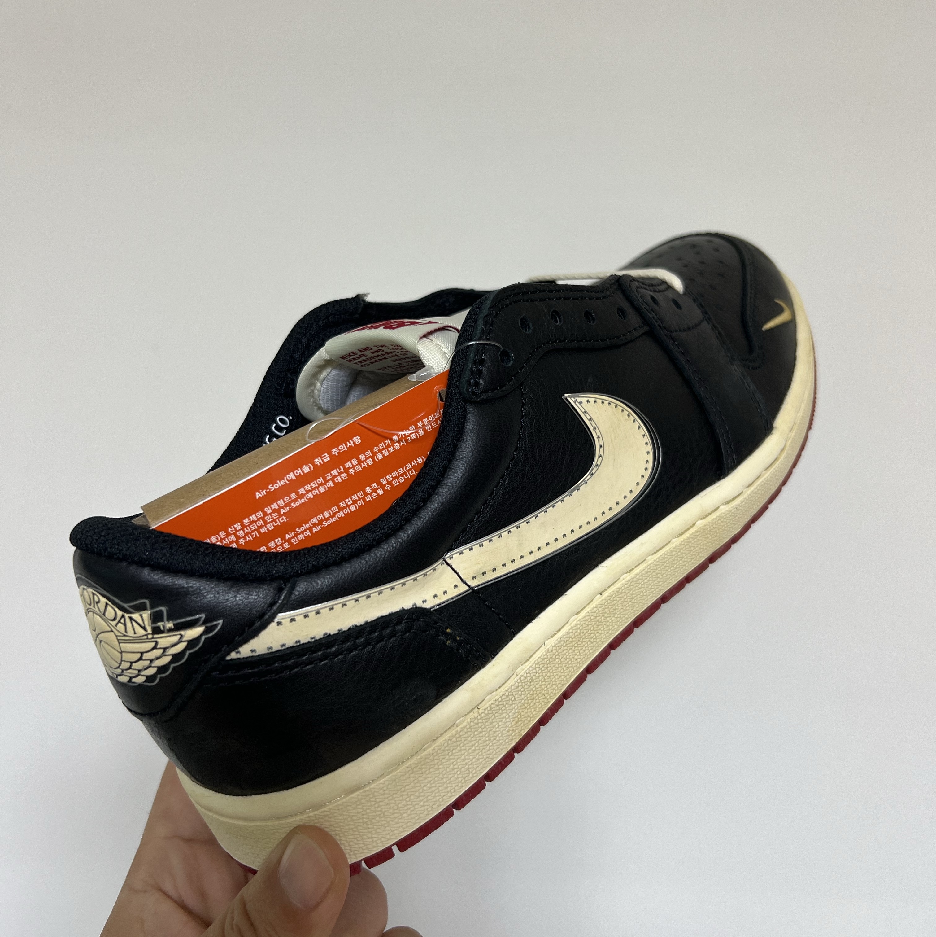 Jordan 1 x Nigel Sylvester Retro Low OG Better With Time 착용 스타일 - 2