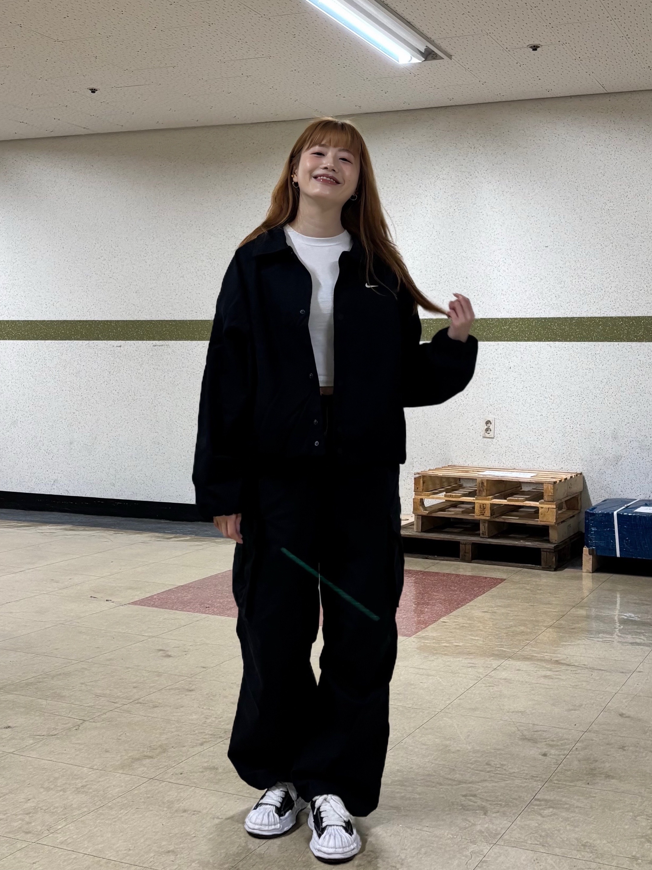 Maison Mihara Yasuhiro Blakey OG Sole Canvas Low-top Sneakers Black White, (W) Nike NSW Everything Woven Mid-Rise Cargo Pants Black White - US/EU 착용 스타일 - 4