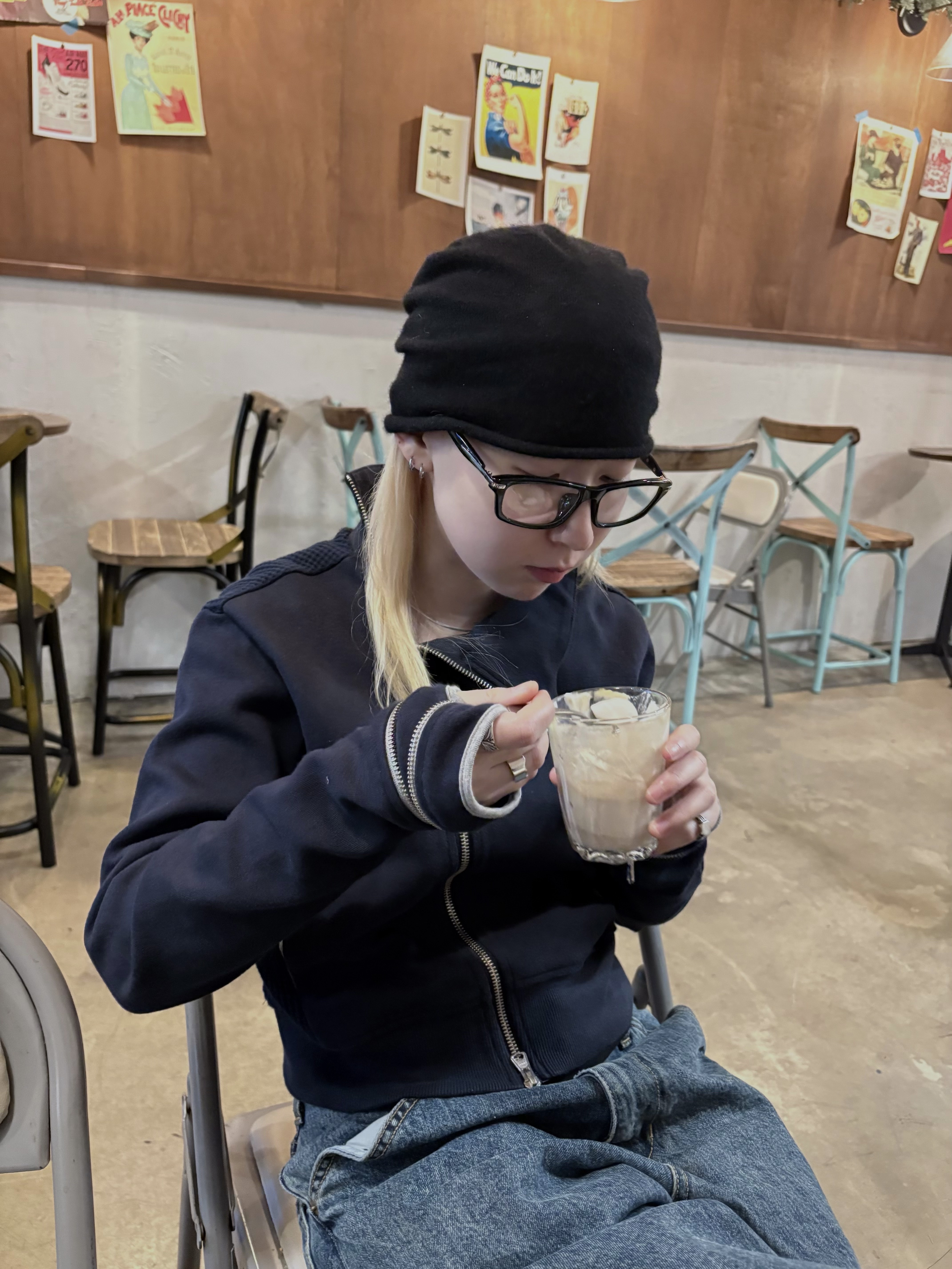 Huey Side-Zip Neck Track Top Navy 착용 스타일 - 2