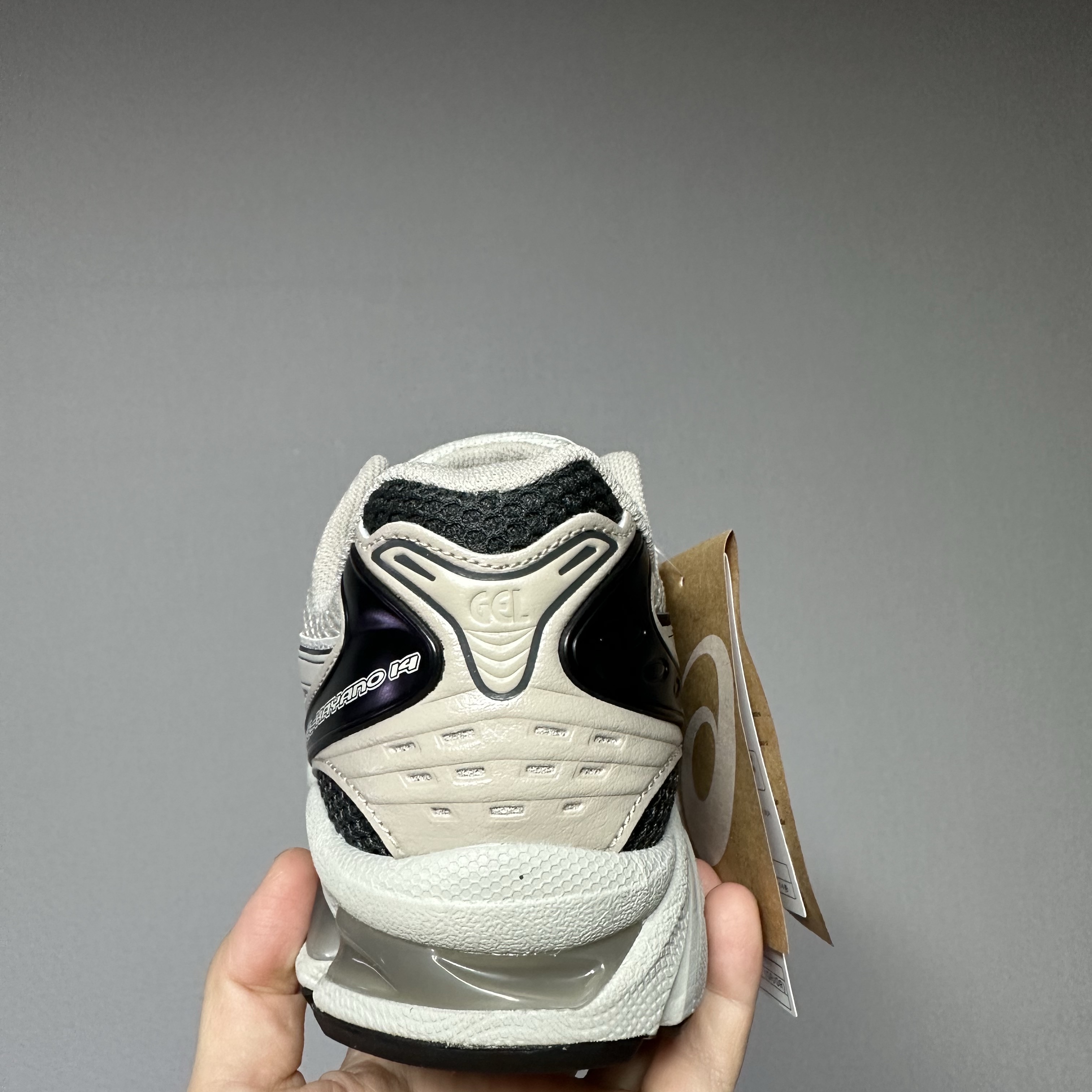 Asics Unlimited Gel-Kayano 14 Smoke Grey 착용 스타일 - 5