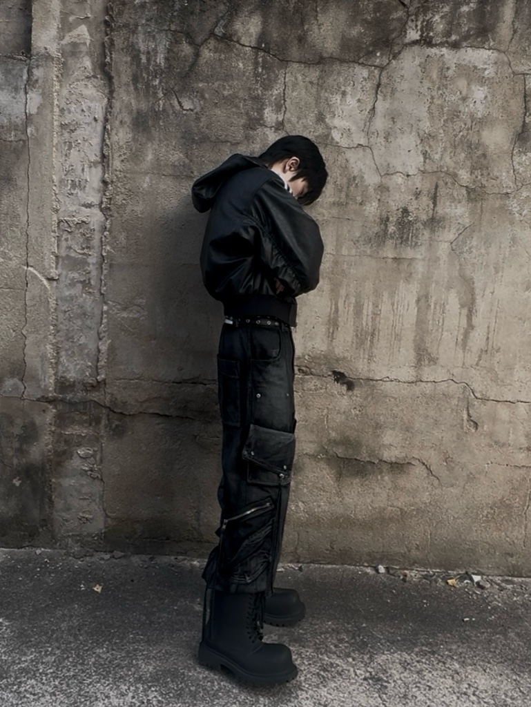 Balenciaga XL Army Boots Full Eva Black, (W) Adidas Adilenium Season 3 Vintage Faux Leather Jacket Black - KR Sizing 착용 스타일 - 1