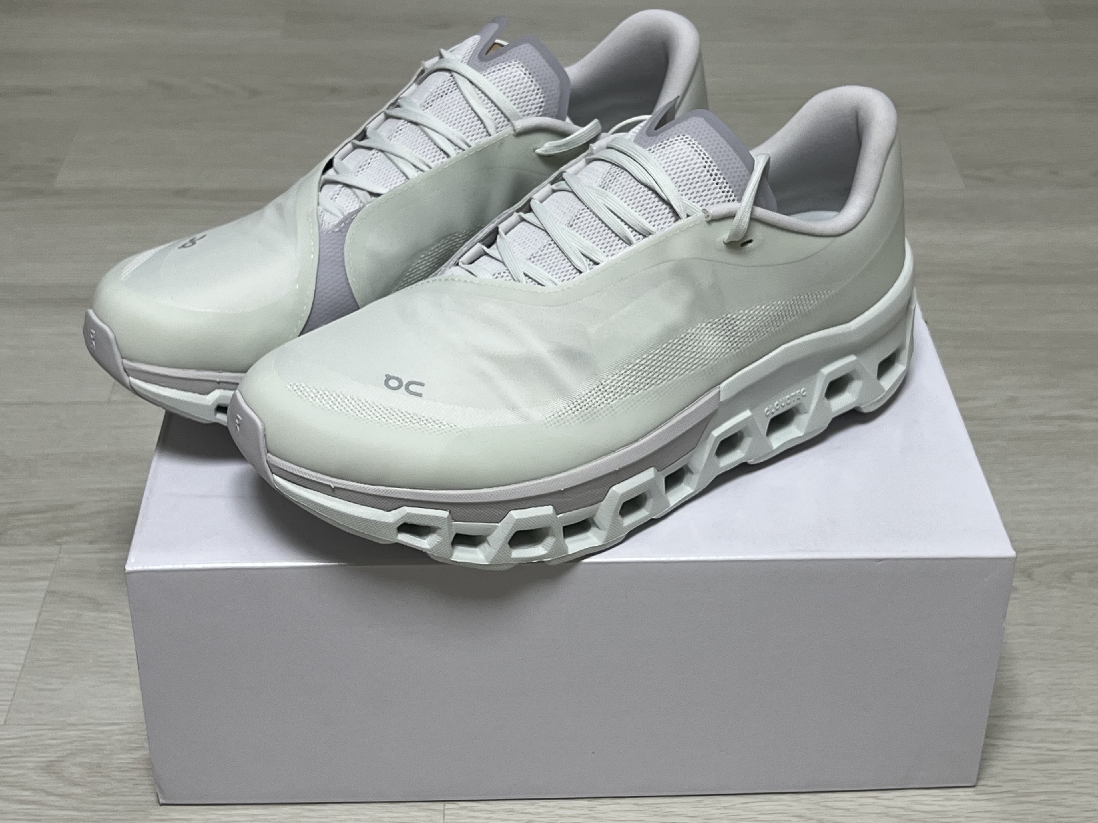 On Running x Post Archive Faction (Paf) Cloudmonster 2 Vapor Frost 착용 스타일