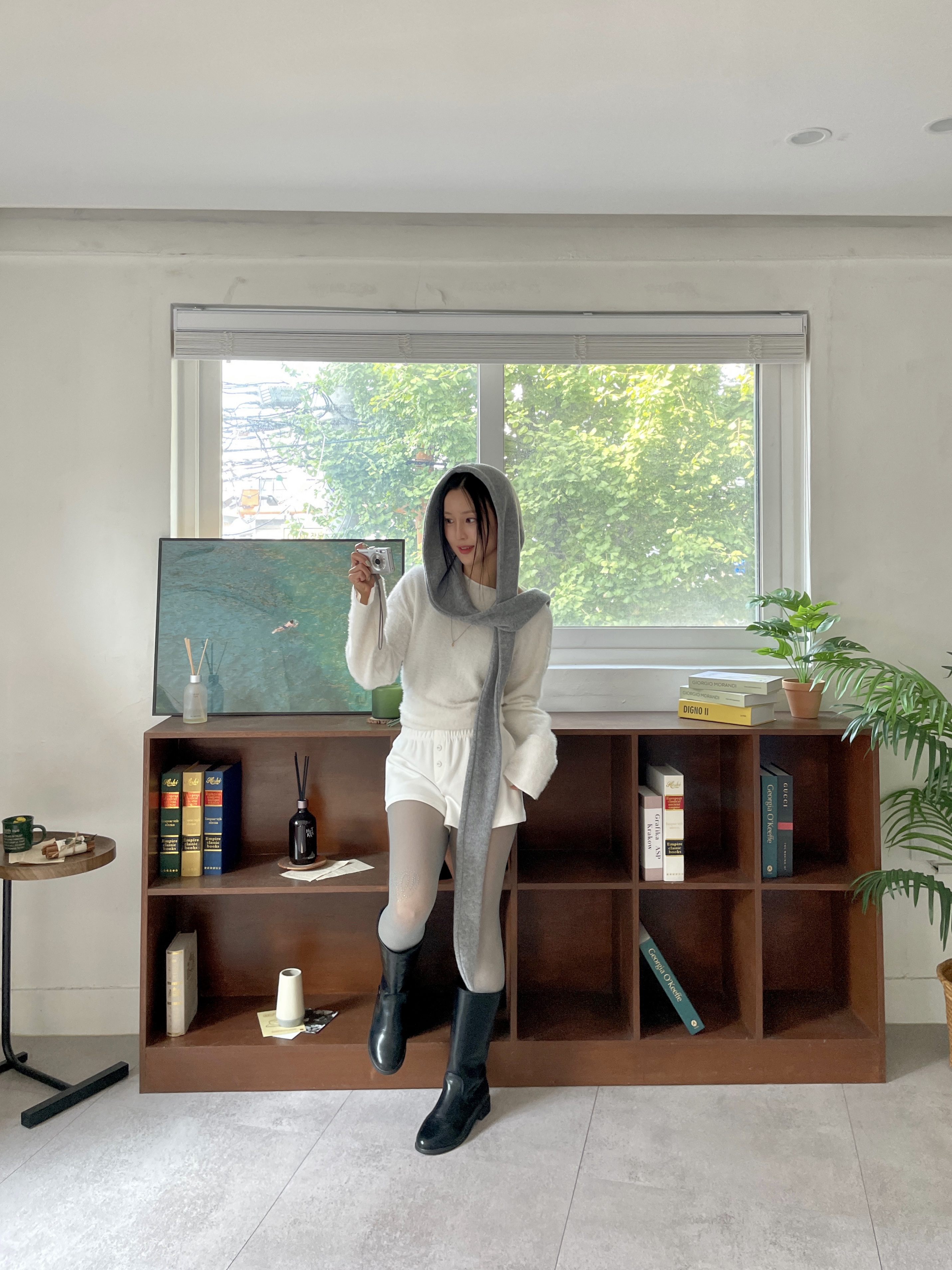 Riomeu Knit Hood Muffler Gray 착용 스타일 - 1