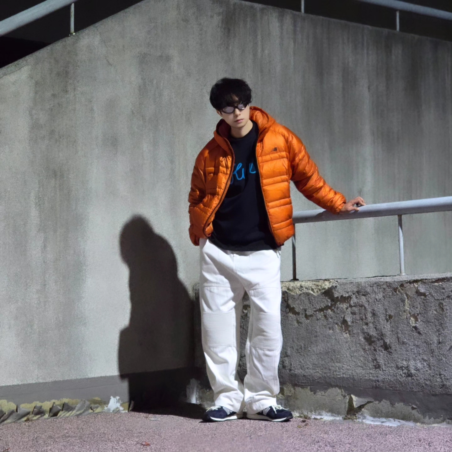 New Balance Flying 77 Superlight Hooded Goose Down Jacket Orange, New Balance x Pottery 574 Premium Hard Navy 착용 스타일 - 6