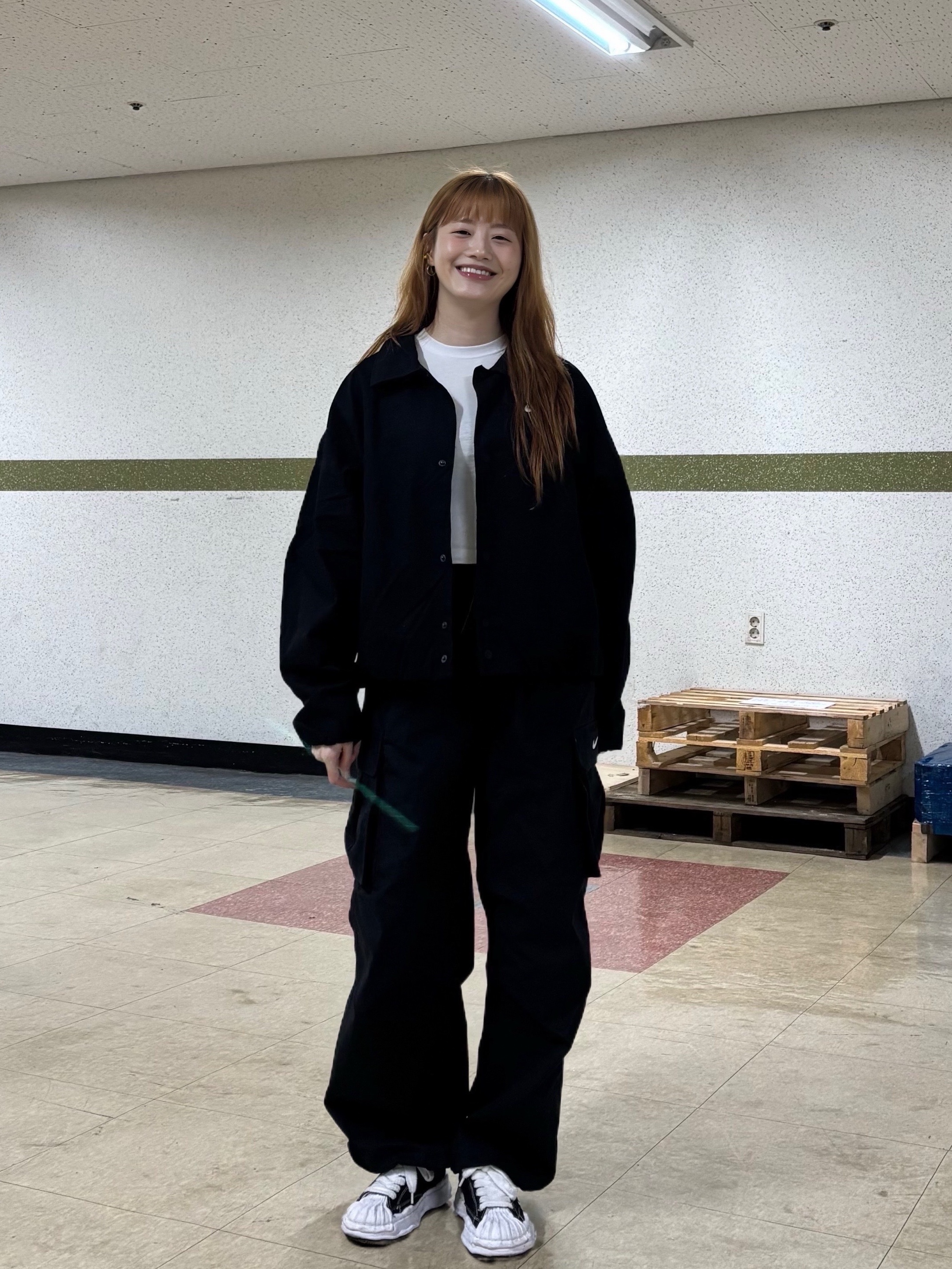 Maison Mihara Yasuhiro Blakey OG Sole Canvas Low-top Sneakers Black White, (W) Nike NSW Everything Woven Mid-Rise Cargo Pants Black White - US/EU 착용 스타일 - 1