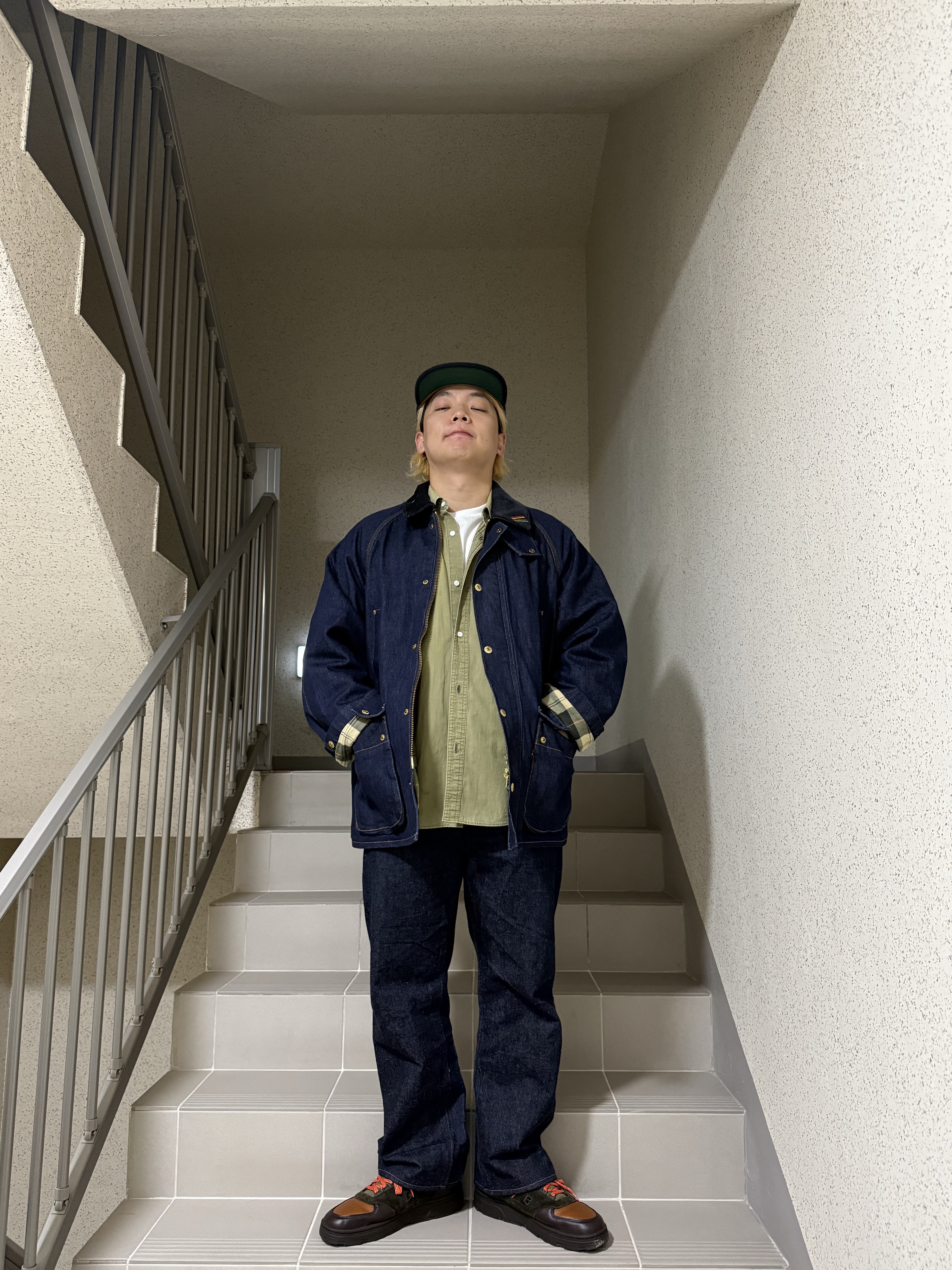 New Balance x Drake's Allerdale Made in UK Brown Olive 착용 스타일 - 6