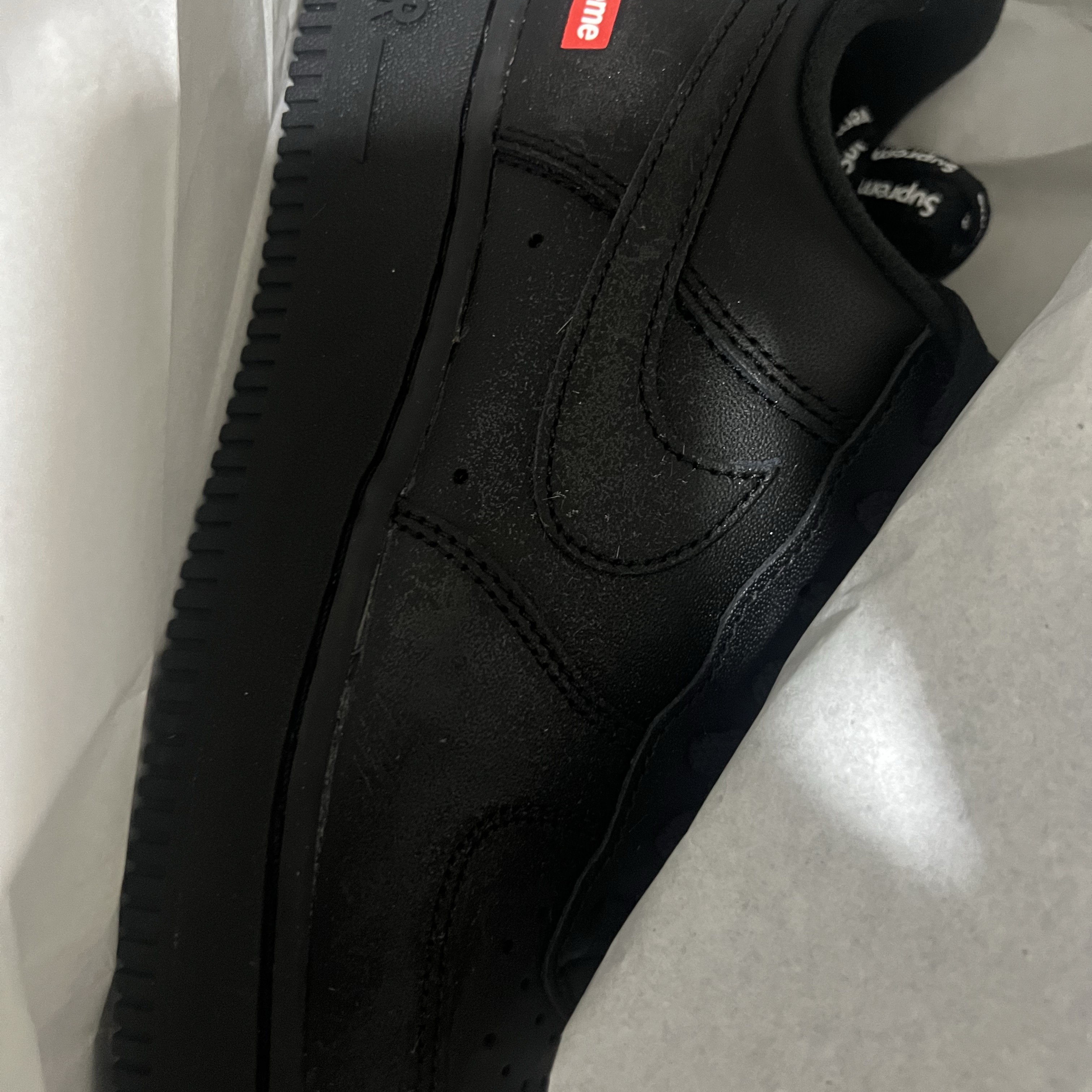 Nike x Supreme Air Force 1 Low Black 착용 스타일