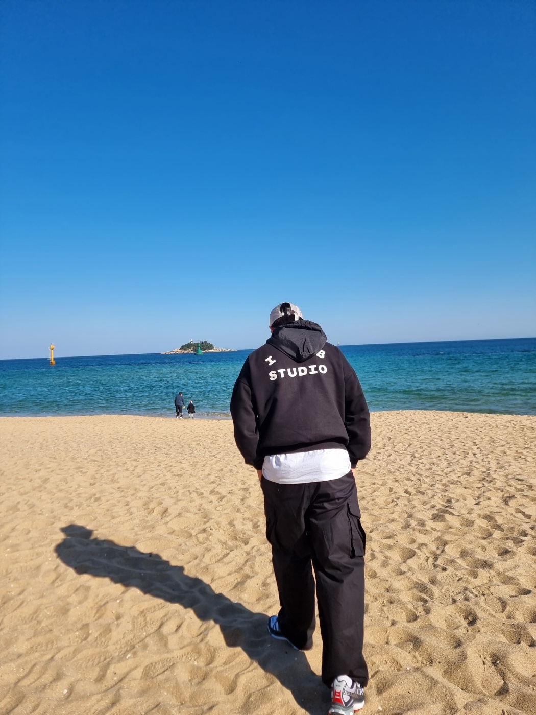 Nike ACG Dri-Fit Club Trail Cap College Grey, IAB Studio Woven Hoodie Black 착용 스타일