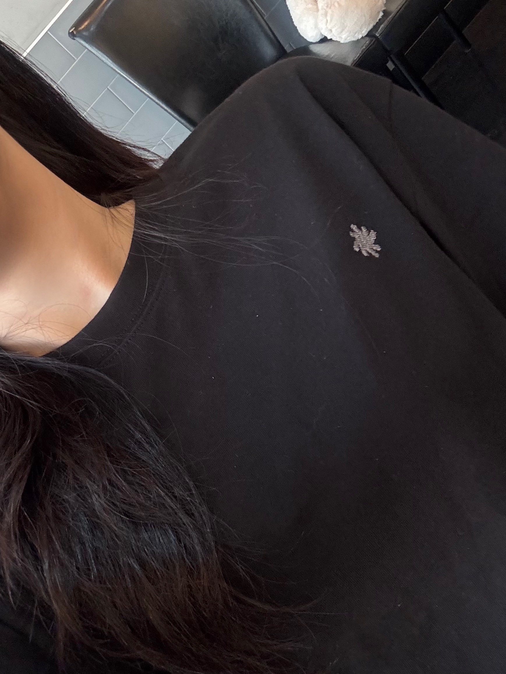 SLOW RECORD HOUSE Fingerhole Crop Long Sleeve Black 착용 스타일 - 2