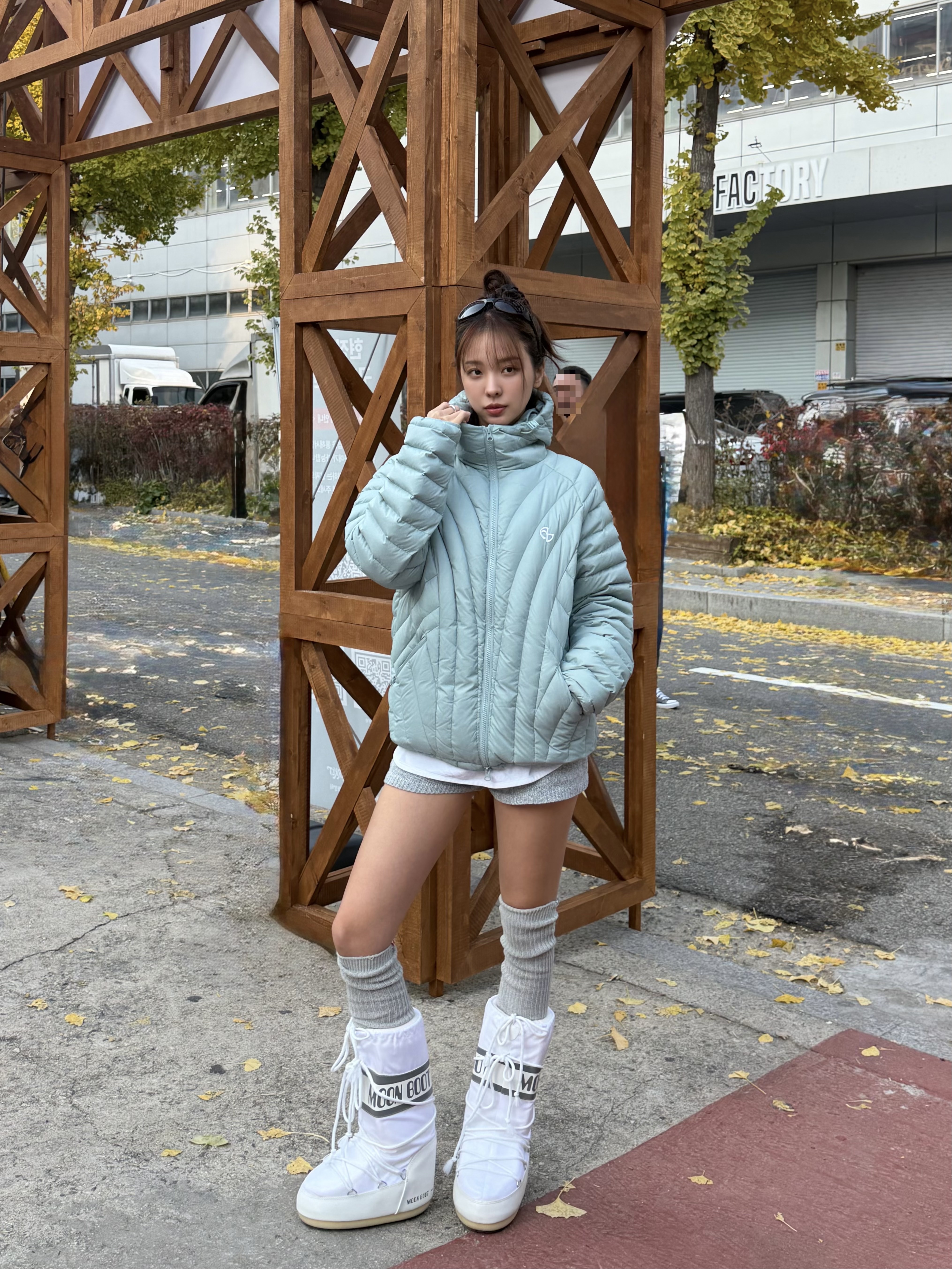 [KREAM 단독] NOMANUAL Nubes Light Duck Down Marina 착용 스타일 - 3