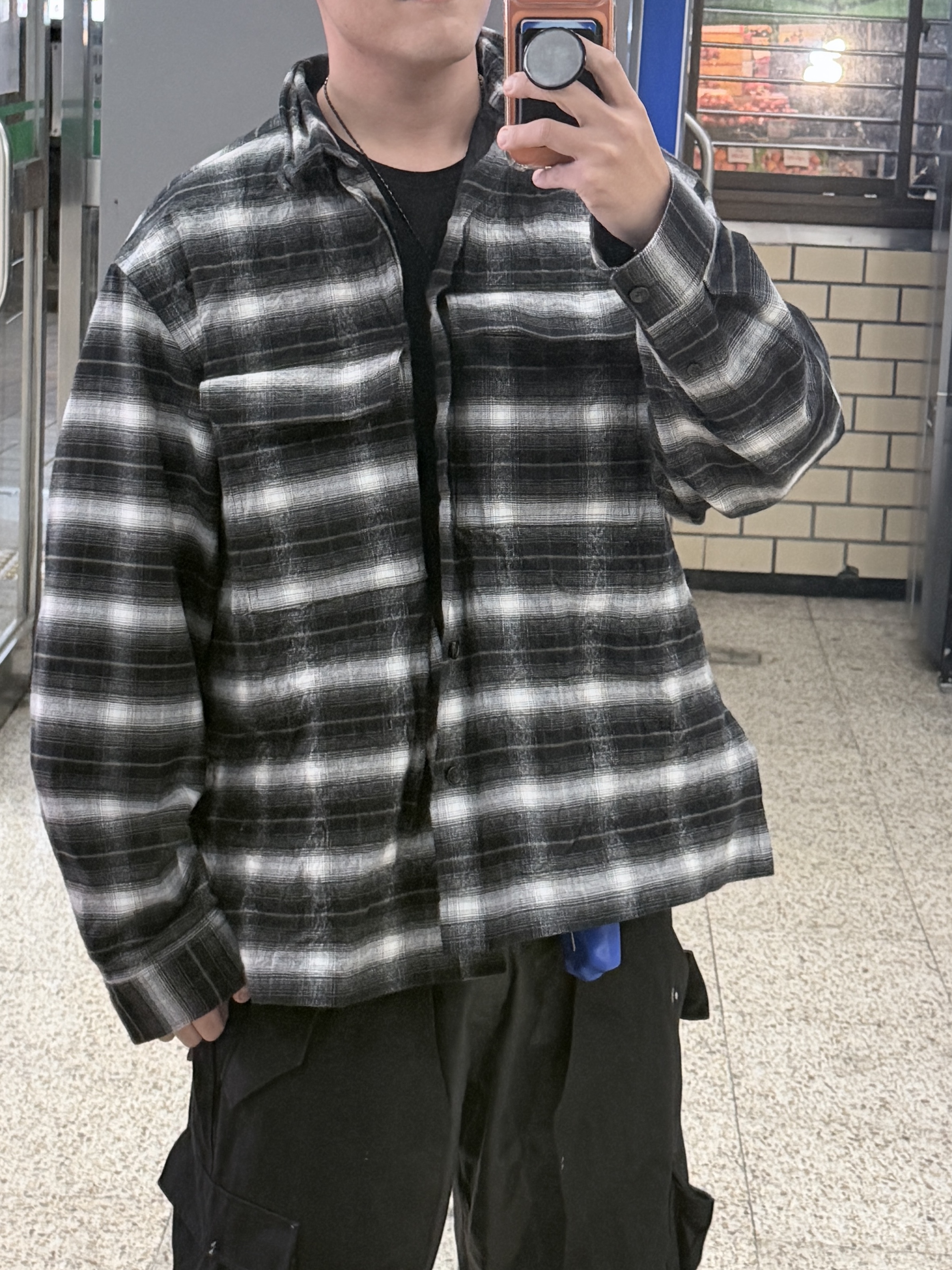 H&M x Glenn Martens Foiled Flannel Overshirt Black Check 착용 스타일