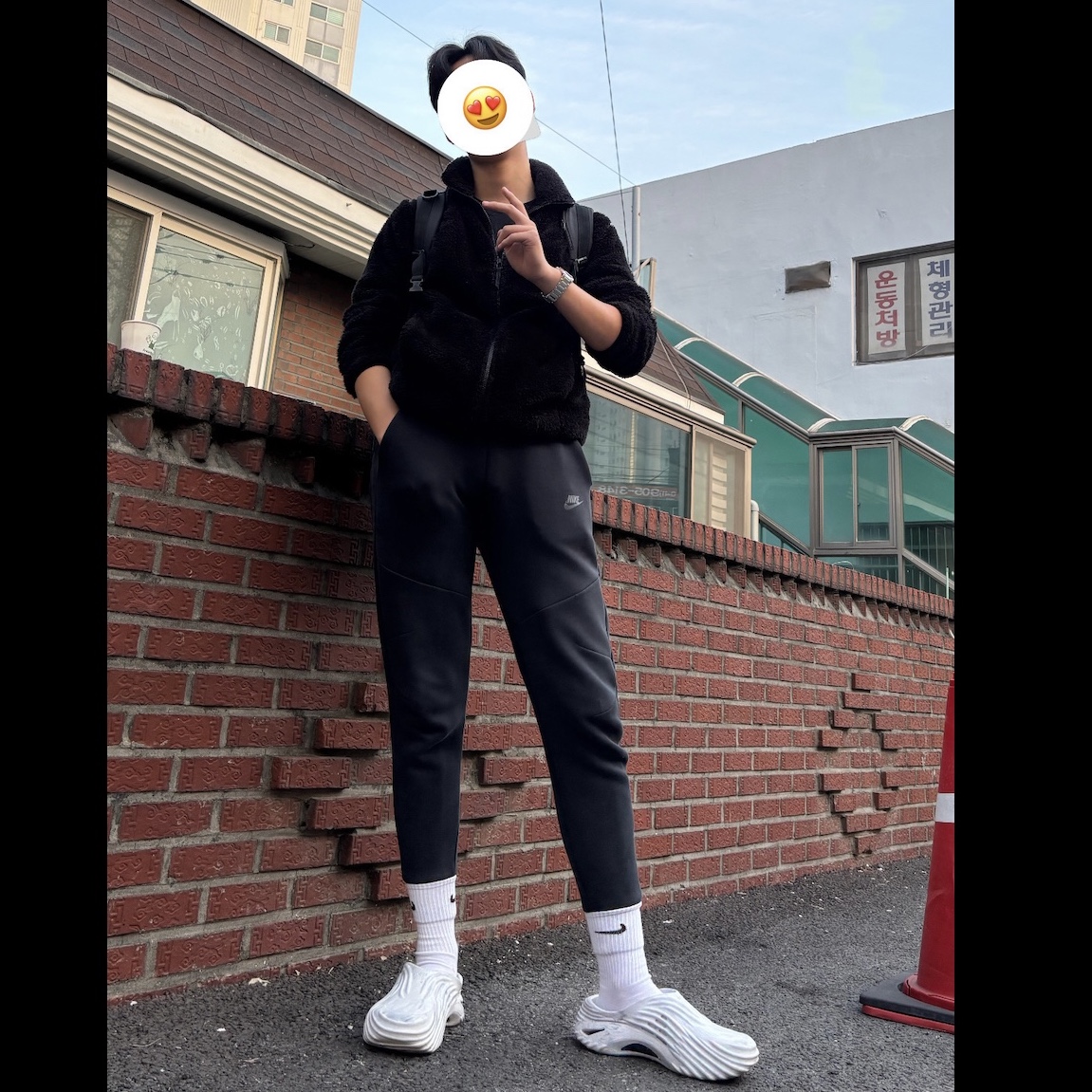 Nike NSW Tech Fleece Jogger Black - Asia, Crocs Echo Watercolor Marbled Wave Clog Black White 착용 스타일