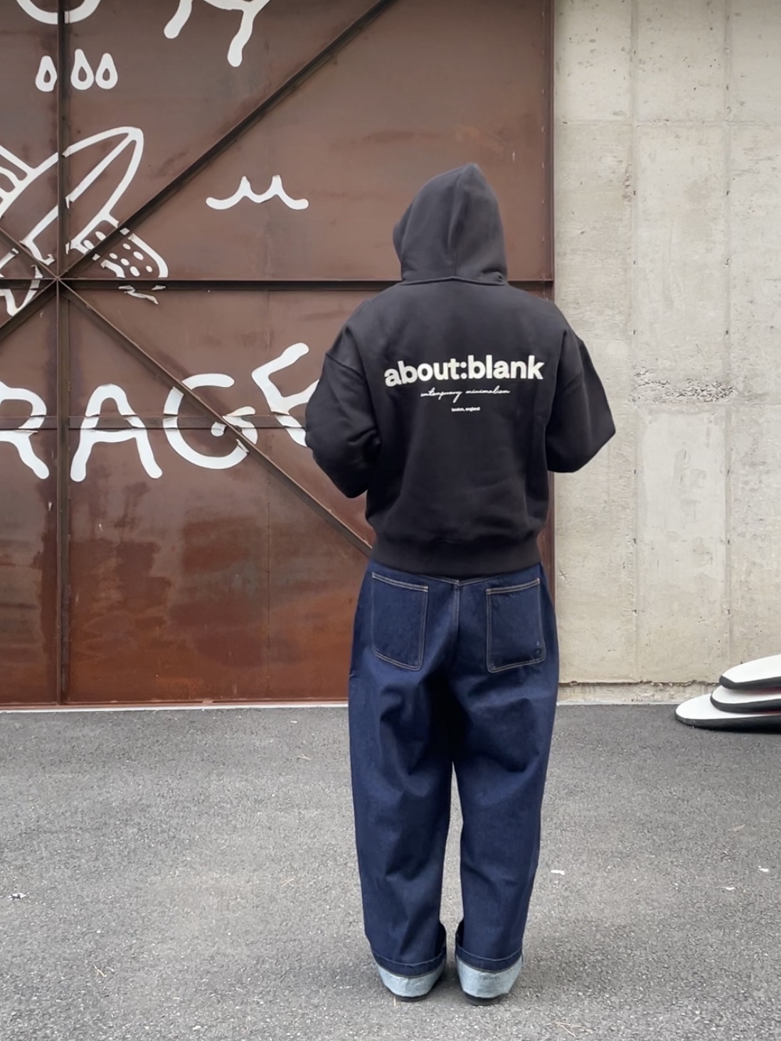 [KREAM 단독] About:Blank Monogram Pinstripe Cap Charcoal White - 26SS, [KREAM 단독] About:Blank Wide Leg Felled Denim Raw Indigo - 26SS 착용 스타일 - 2