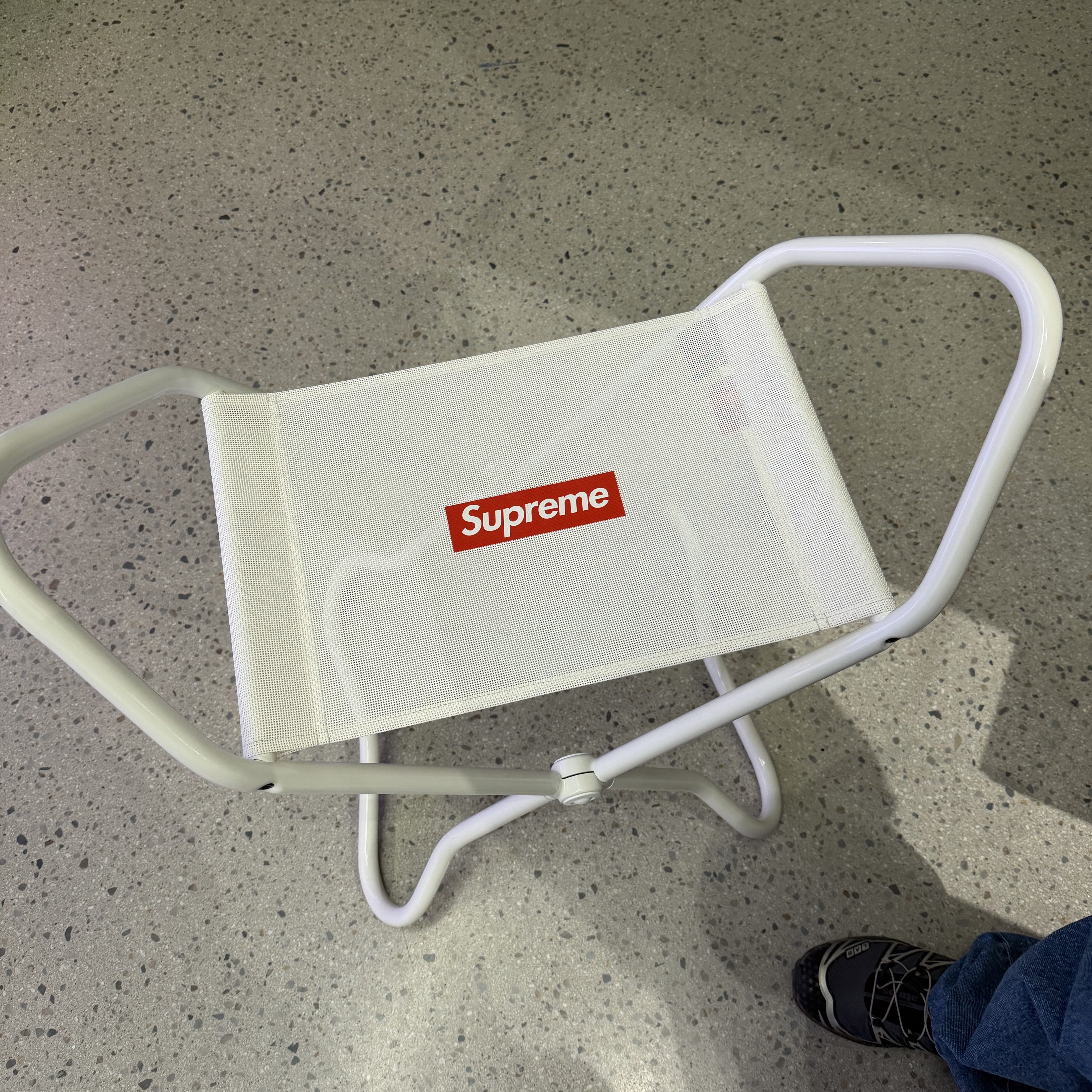 Supreme x Lectus New York Stool White - 25FW 착용 스타일