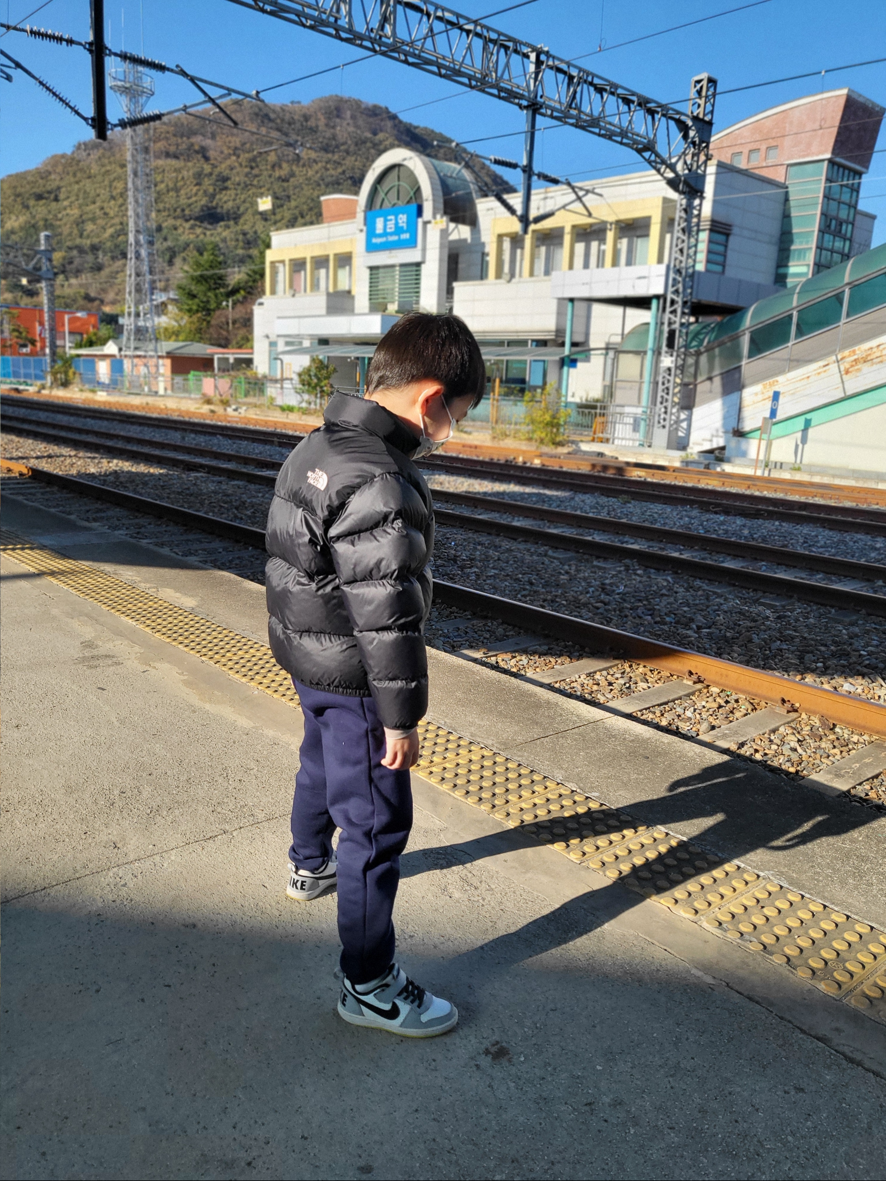(Kids) The North Face 1996 Nuptse RDS Jacket Black, (PS) Nike Court Borough Low Wolf Grey 착용 스타일