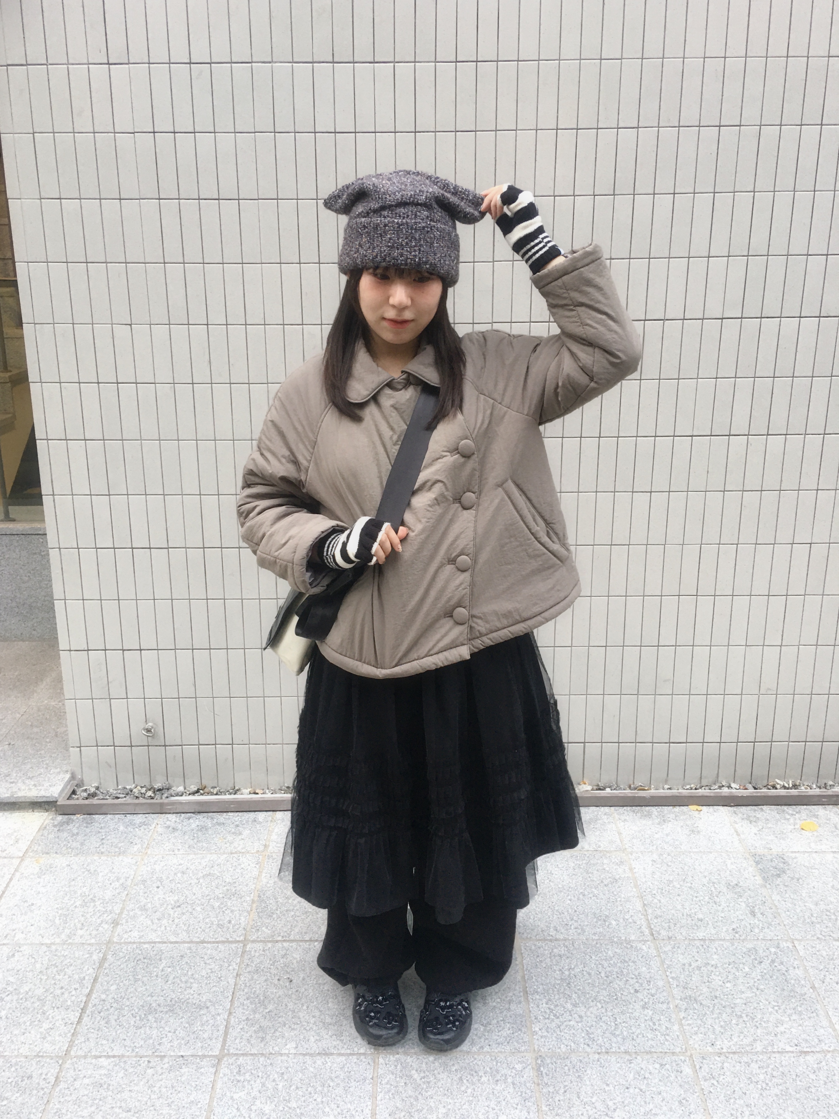 CAVISH Twin Star Fingerless Gloves Black, Asics x Cecilie Bahnsen Gel-Terrain Black 착용 스타일