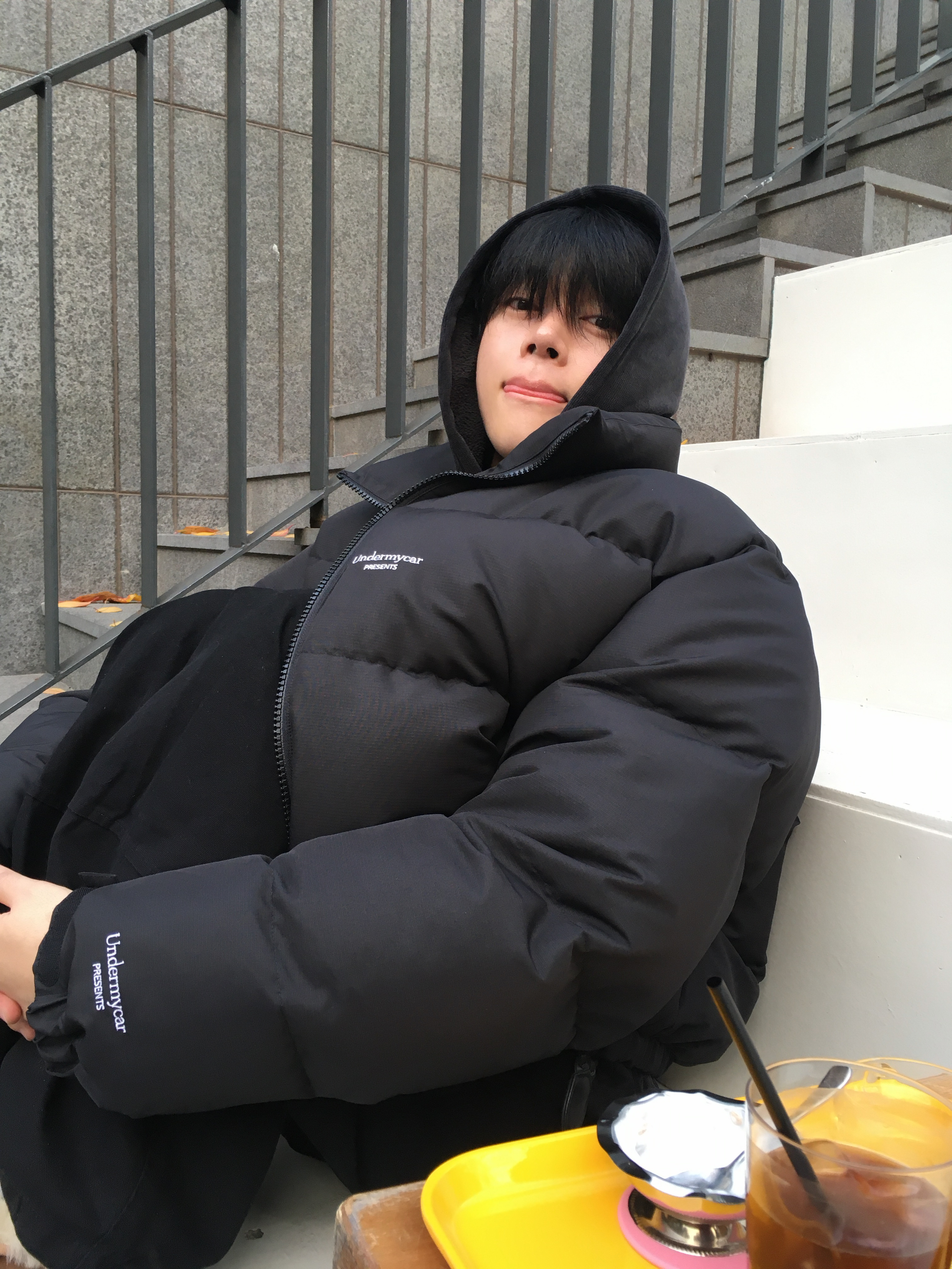 Undermycar Mu.15 Anti Fxxking Logo Play Triple Logo Crop Padding Jacket Black 착용 스타일 - 6