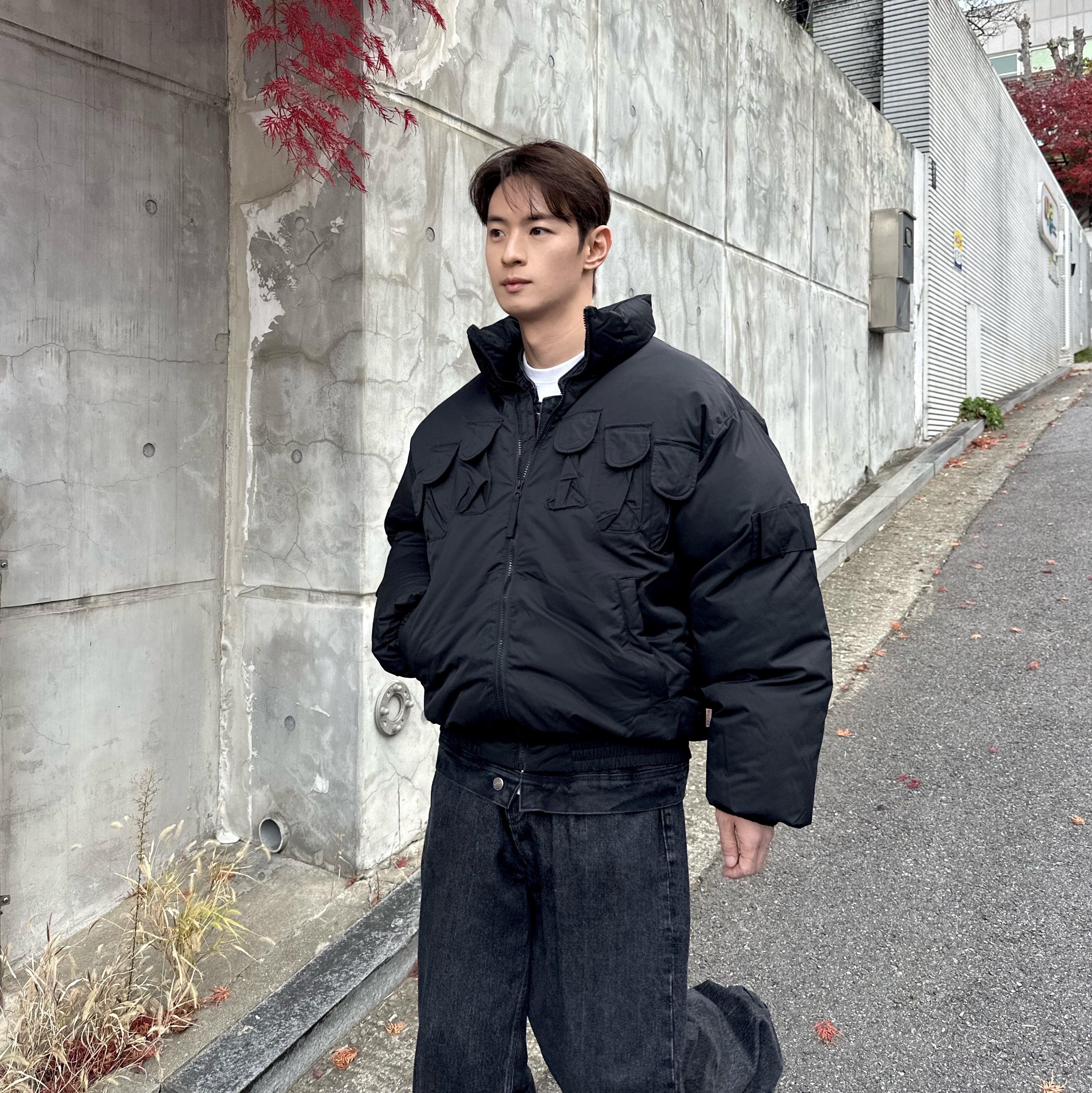 True Religion Bullet Pocket Jumper Black 착용 스타일 - 2