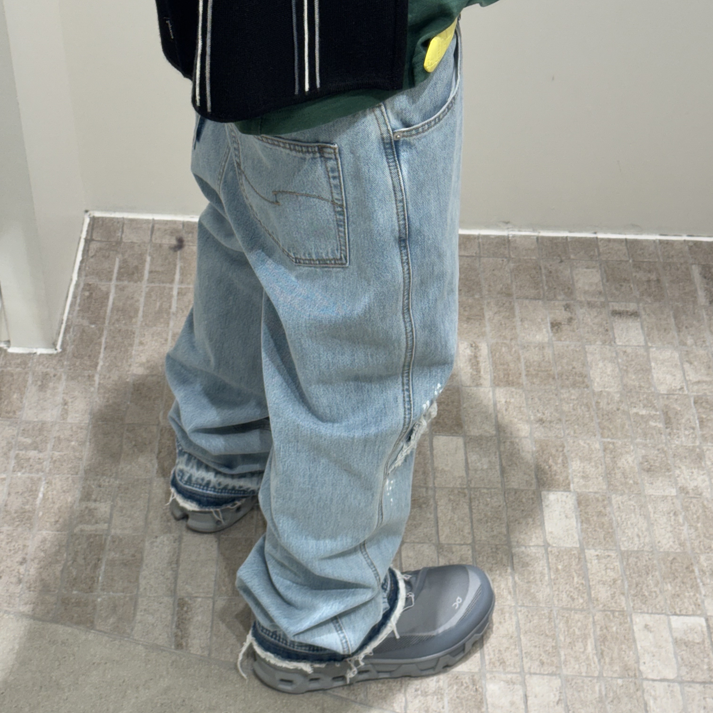 Stussy Bamboo Buckle Belt Citron Croc Pattern, On Running x Post Archive Faction (Paf) Cloudmonster Hyper Phantom Apollo 착용 스타일