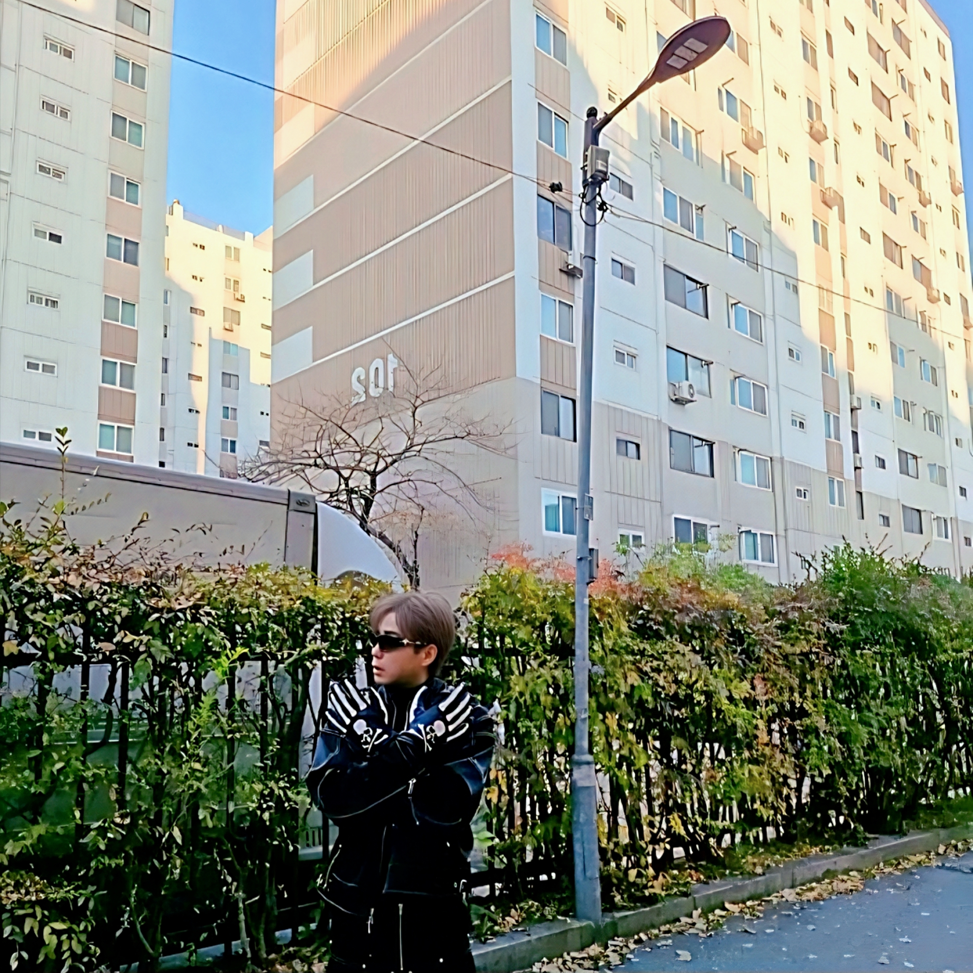 Mastermind World x Vanson Bone Gloves Custom Black - 24FW 착용 스타일