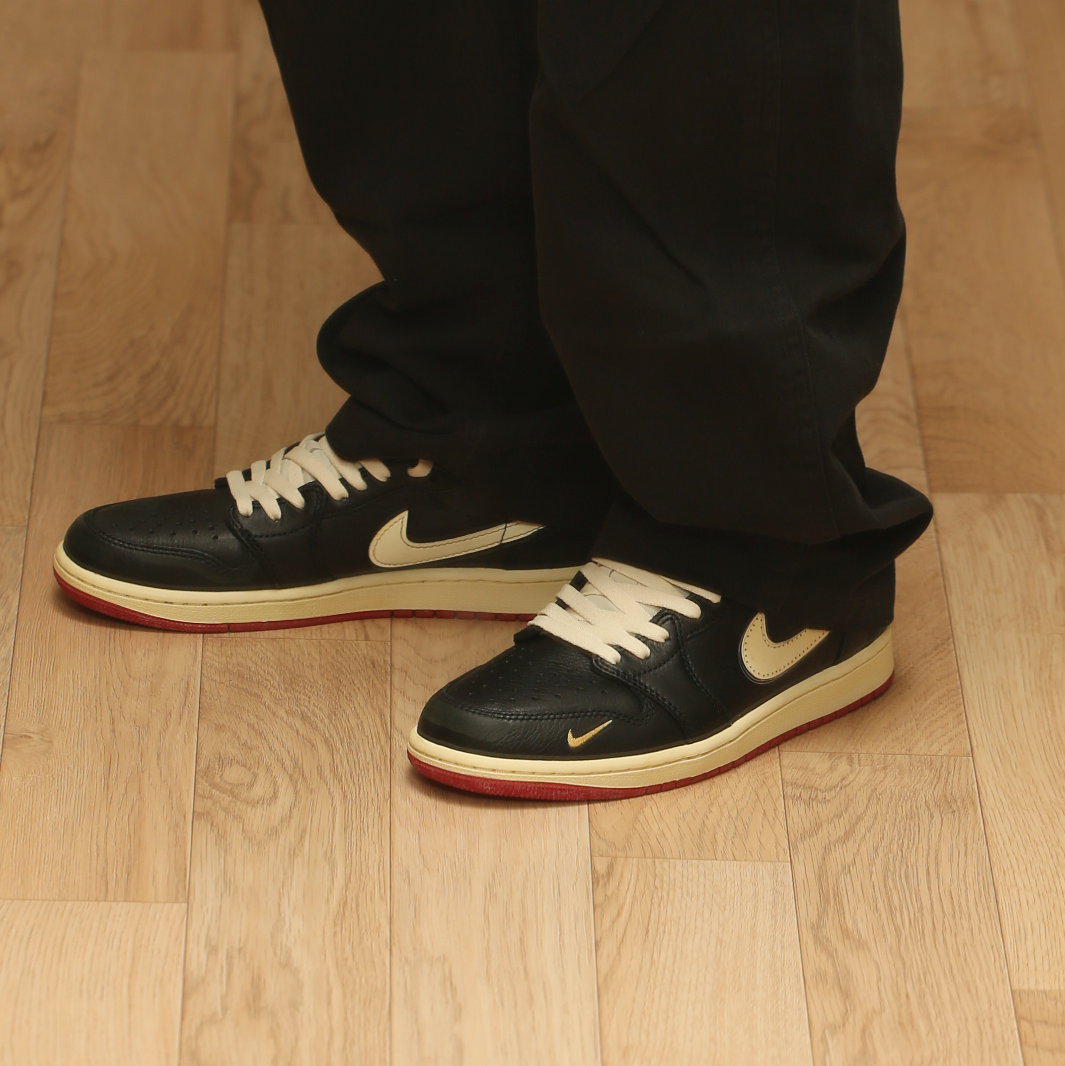 Jordan 1 x Nigel Sylvester Retro Low OG Better With Time 착용 스타일 - 4