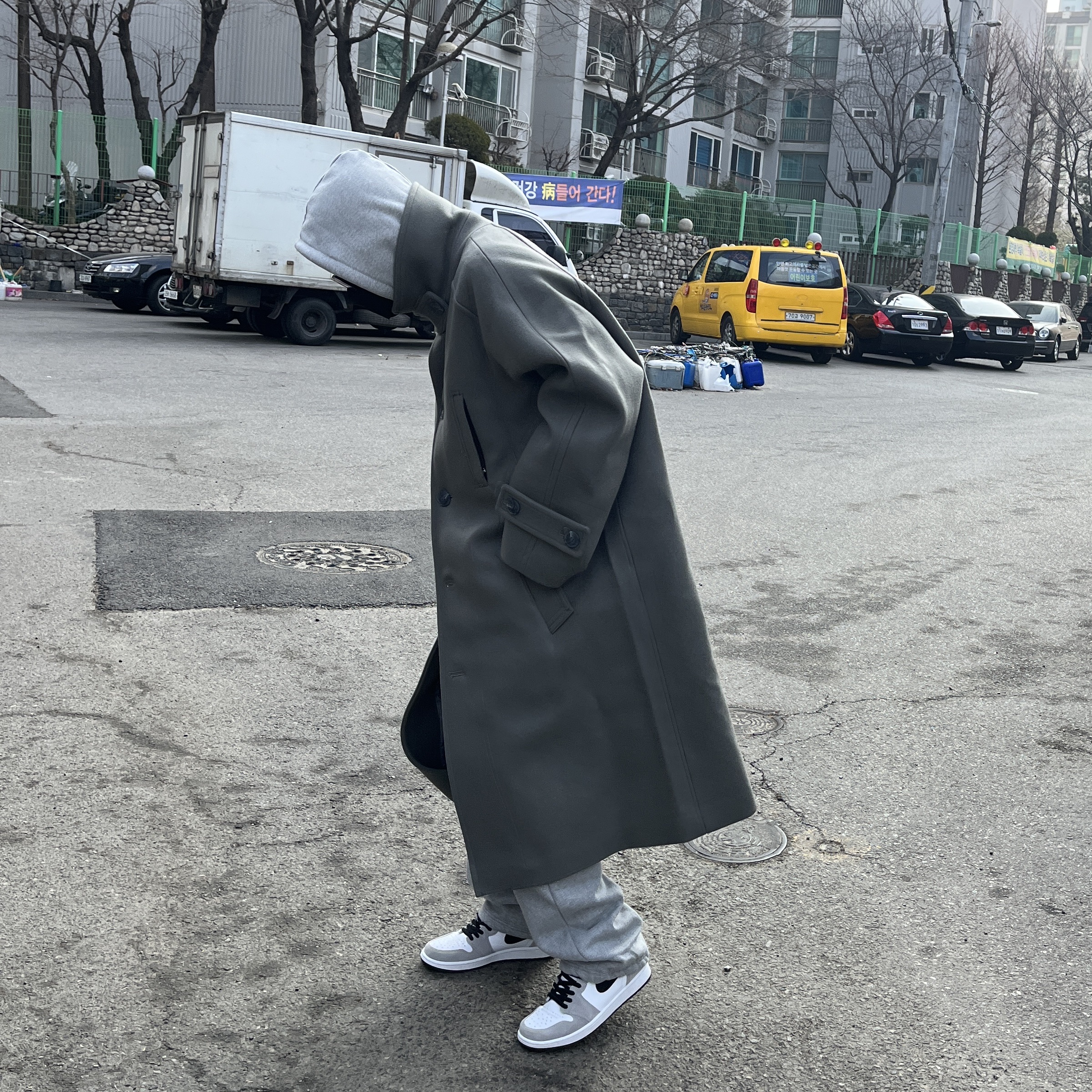Undermycar Majanne Multi Button Oversized Wool Coat Slate Gray - 21FW 착용 스타일