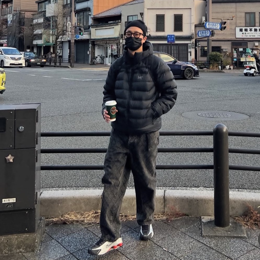 Stussy Quilted Denim Big OL' Jean Black, Nike Shox R4 Black and Metallic Silver 착용 스타일