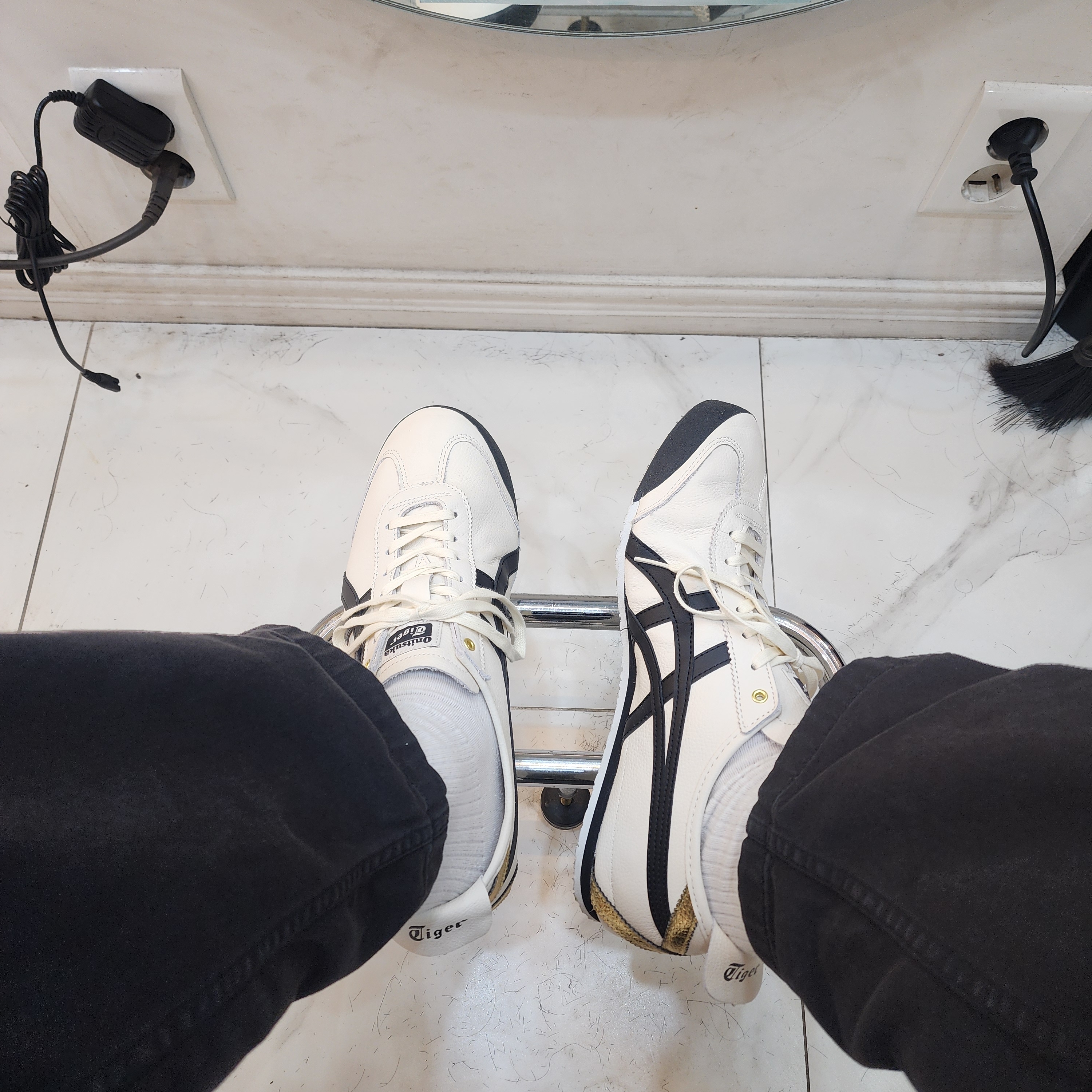 Onitsuka Tiger Mexico 66 Cream Black 착용 스타일