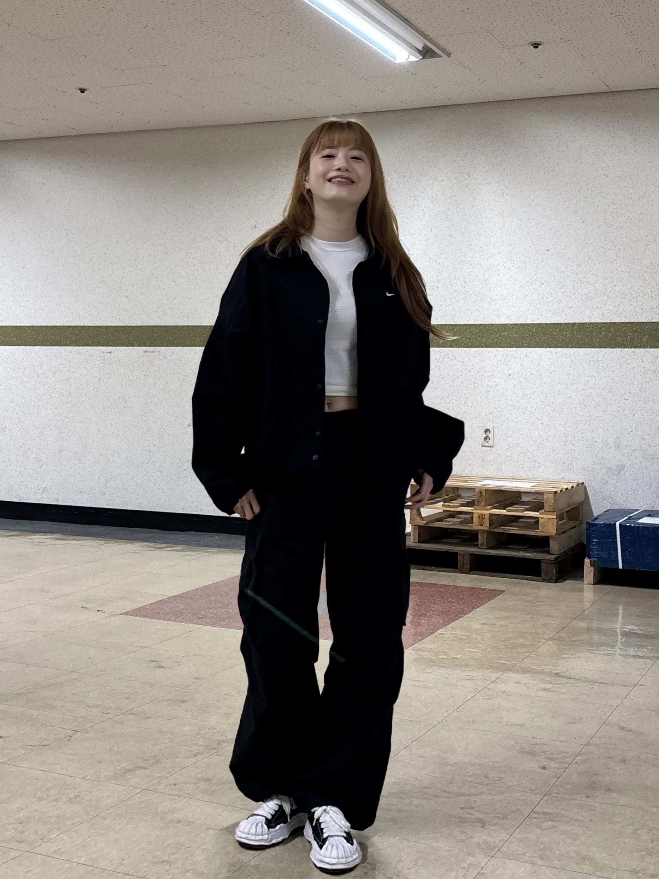 Maison Mihara Yasuhiro Blakey OG Sole Canvas Low-top Sneakers Black White, (W) Nike NSW Everything Woven Mid-Rise Cargo Pants Black White - US/EU 착용 스타일 - 6