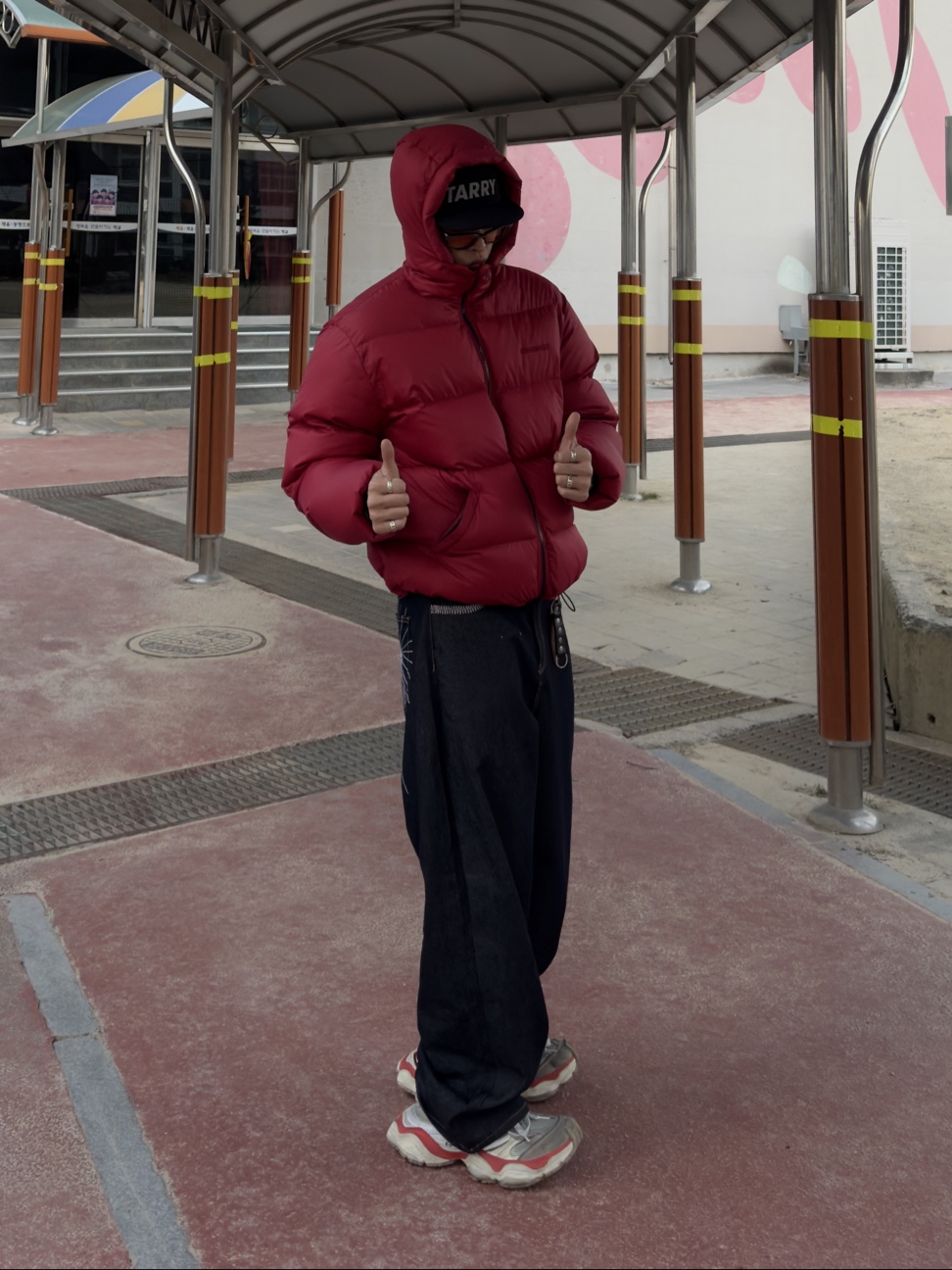 QT8 GARMENTS Duck Down Heavyweight Hoodie Jacket Red 착용 스타일 - 4