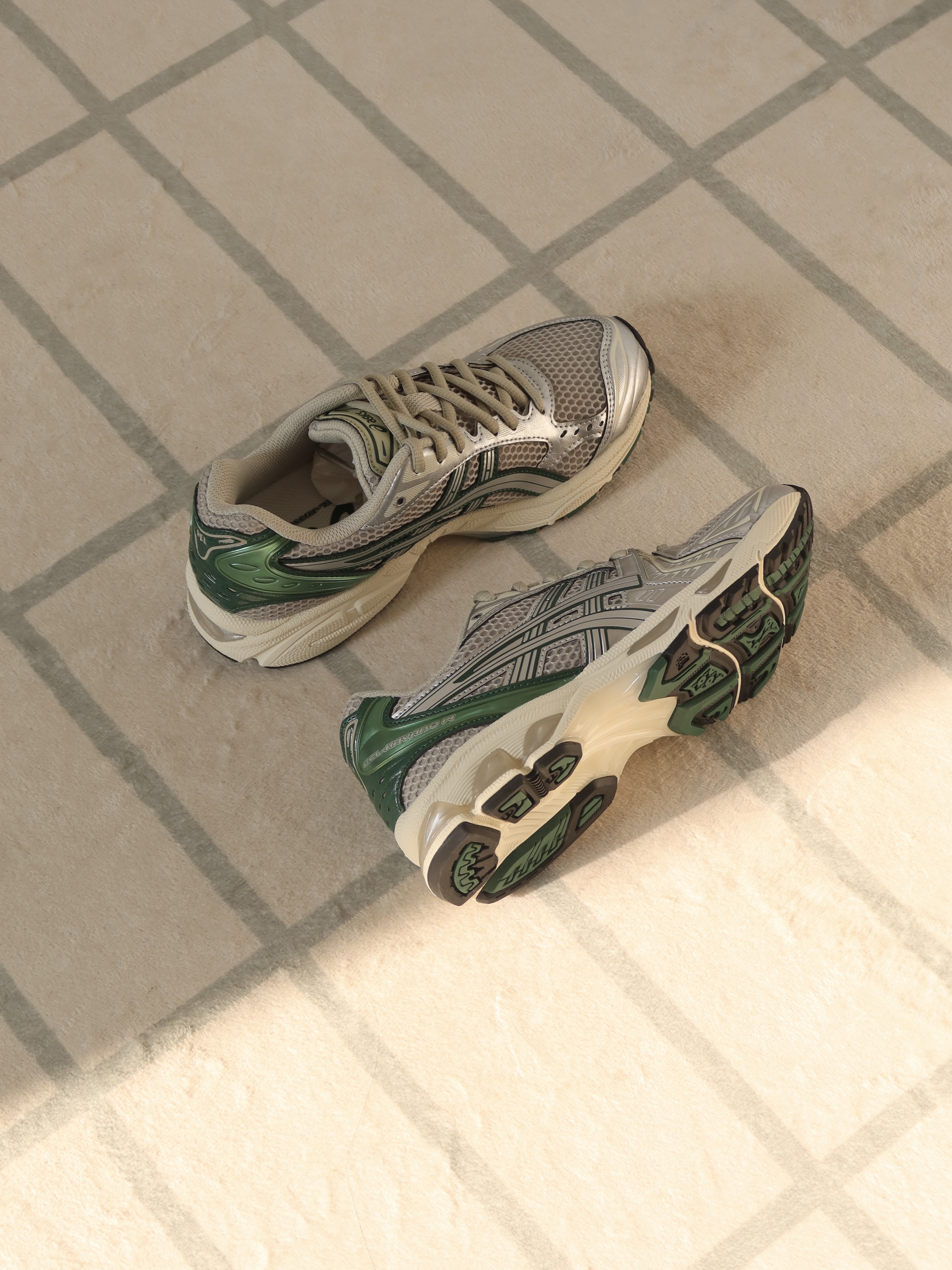 Asics Gel-Kayano 14 Dried Leaf Green Pure Silver 착용 스타일 - 10