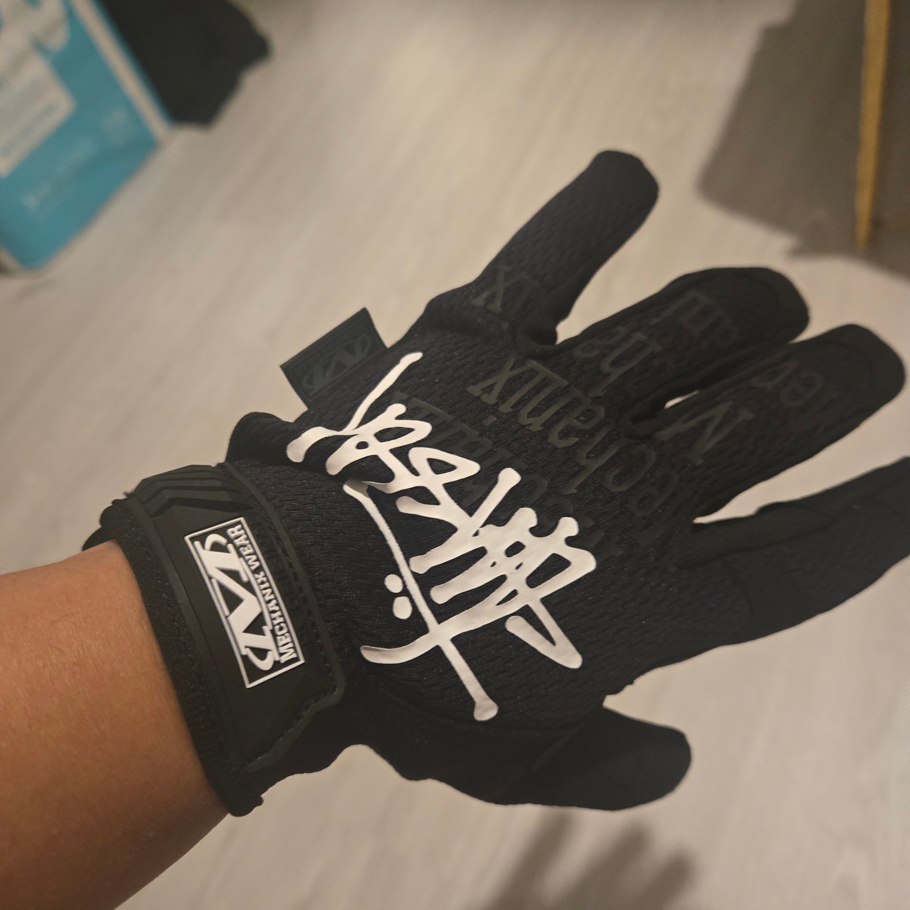 Stussy Mechanix Gloves Black 착용 스타일