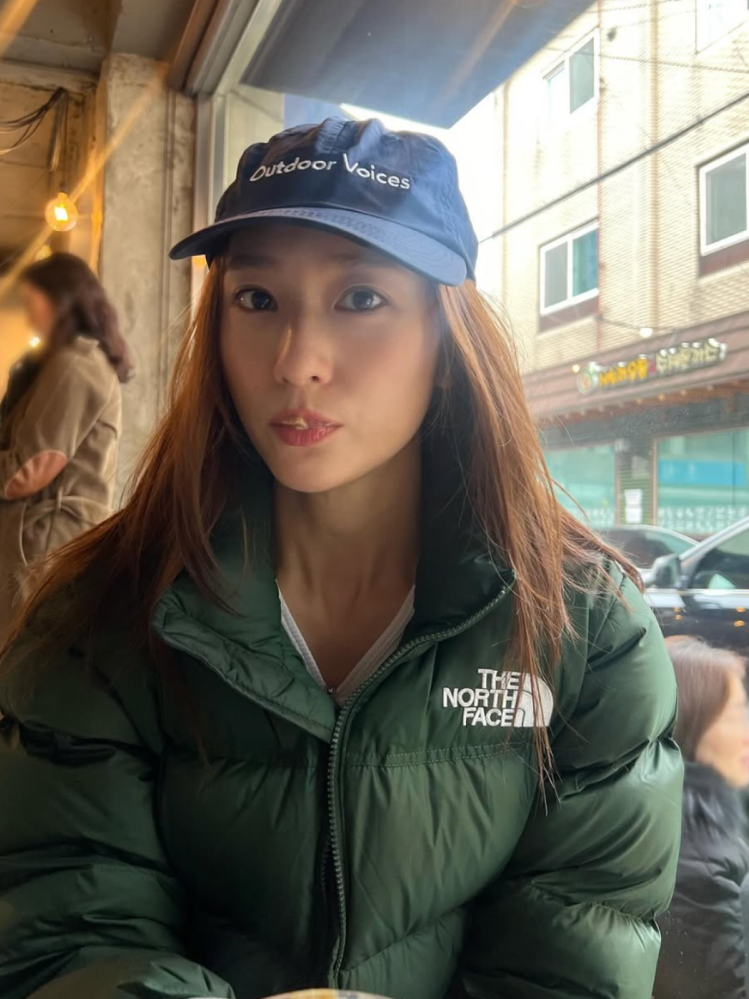 New Balance Flying 77 Superlight Hooded Goose Down Jacket Light Gray, The North Face 1996 Retro Nuptse Down Jacket Green - 25FW 착용 스타일 - 3