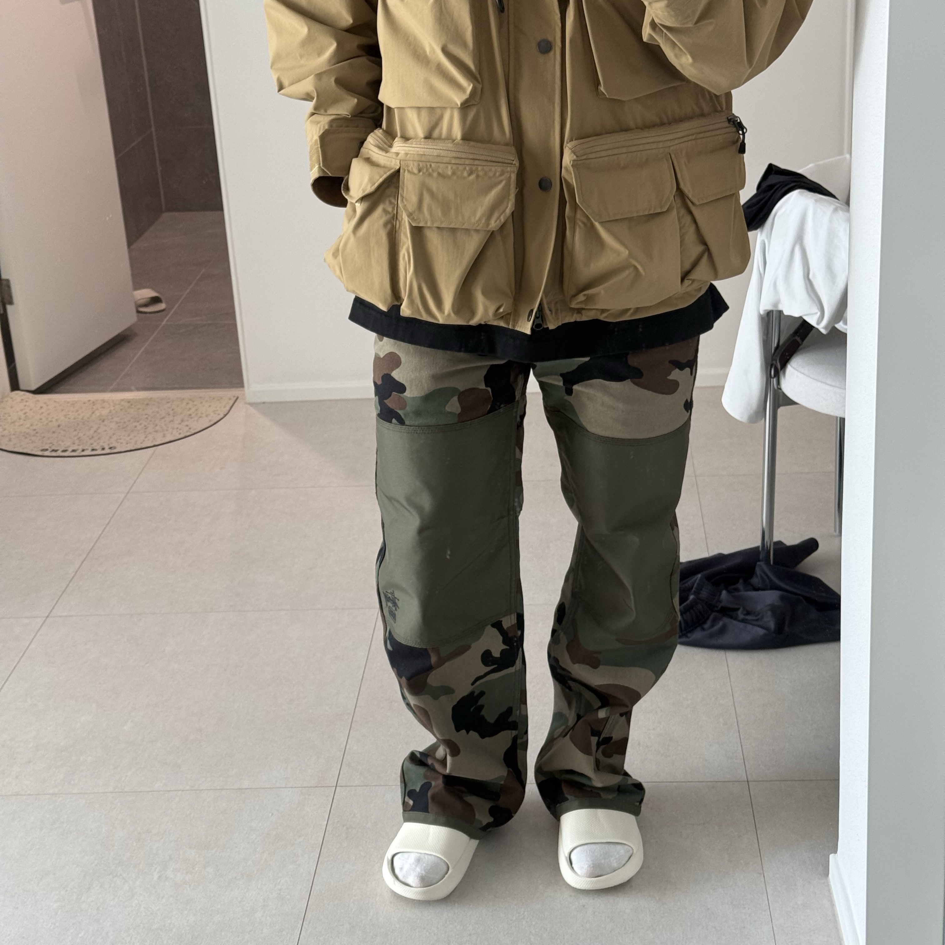 Stussy Utility Pants Woodland Camo, Supreme x The North Face Cargo Jacket Gold - 20SS 착용 스타일 - 2